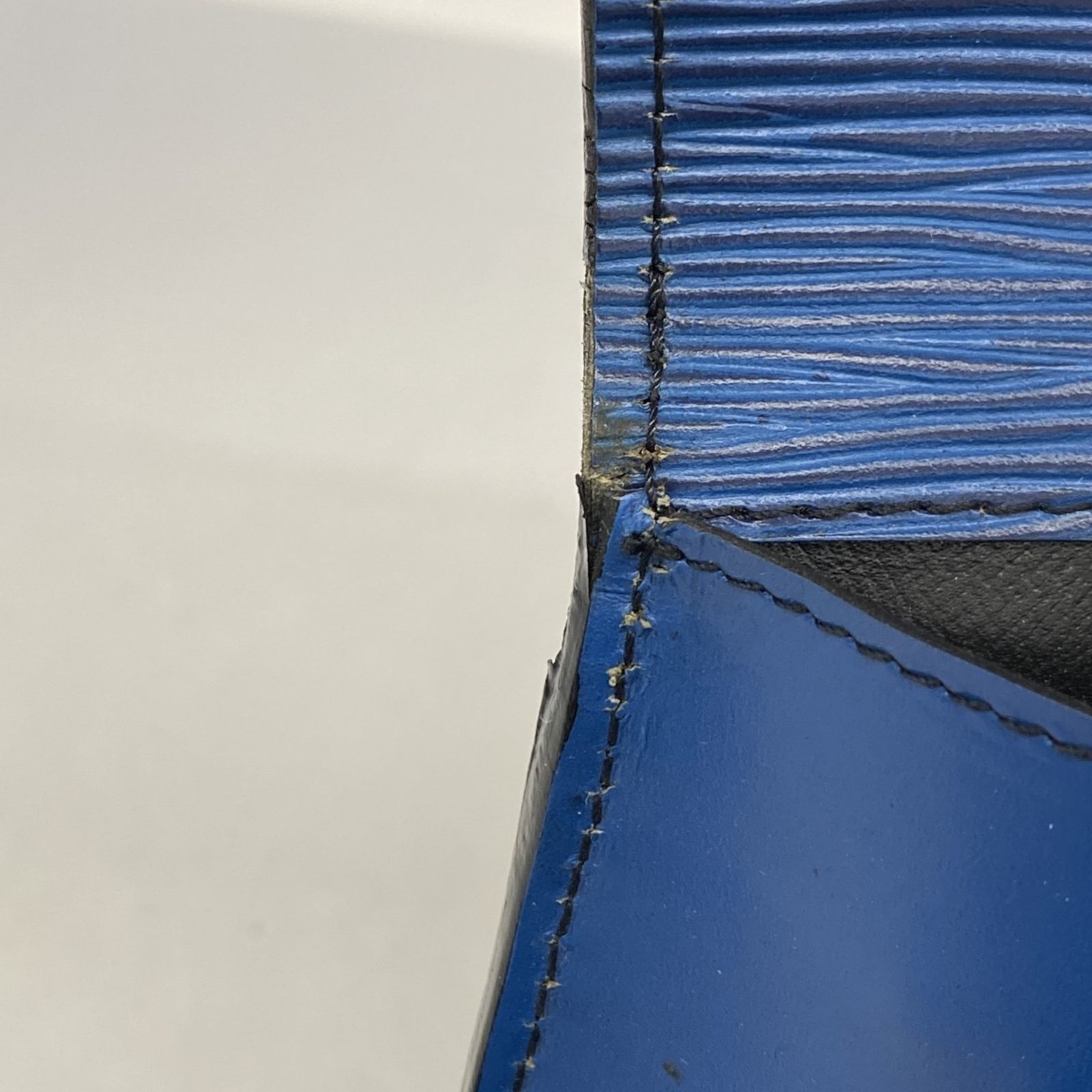 LOUIS VUITTON クラッチバッグ エピ トレドブルー 美品 LV ルイ