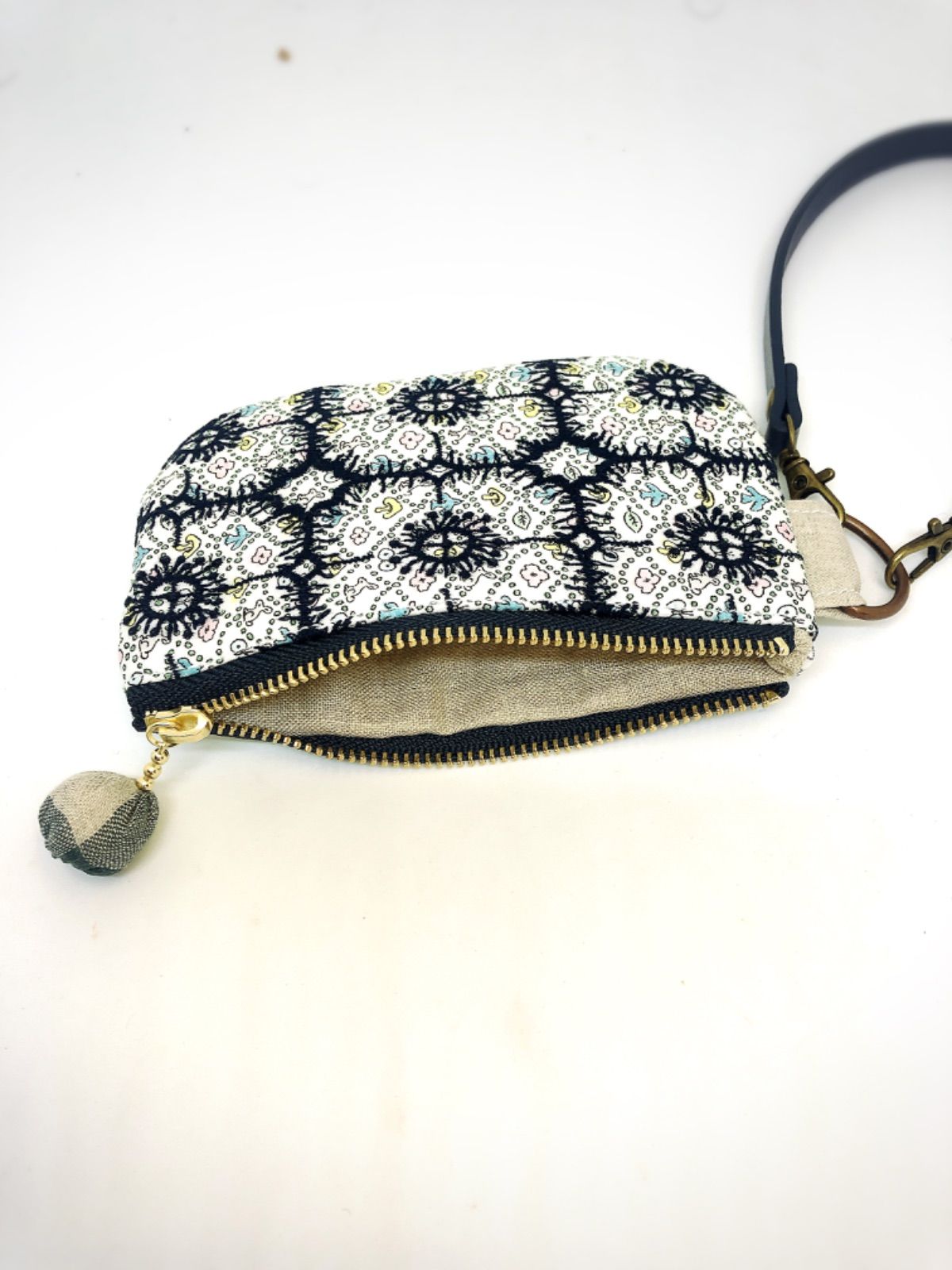 62.61.forest wave+anemoneの角丸ファスナーポーチ 12 ミナペルホネン