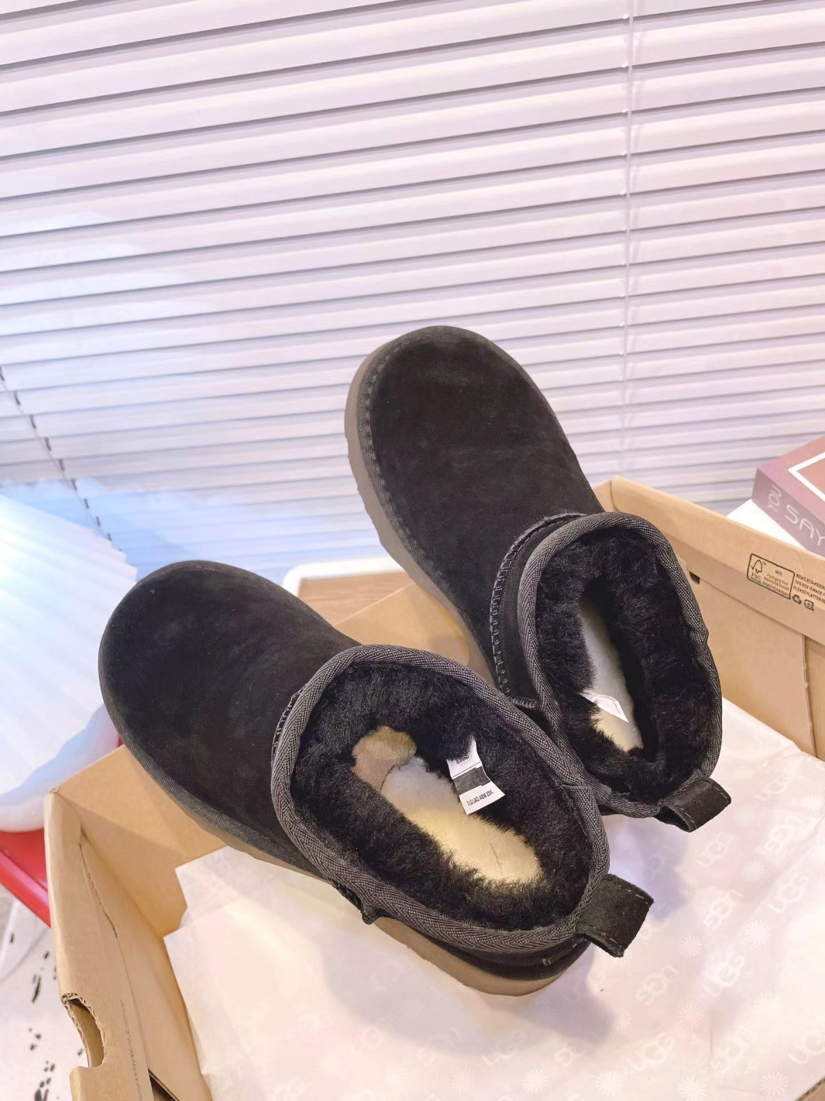 2023FW  革タグ 撥水 防汚性をプラス 【CLASSIC MINI II】【 ugg 国内正規商品 】 ugg classic mini UGG( アグ ）ugg クラシック ミニ 2【 BLACK 】 ugg ムートンブーツ 正規品 ウィメンズ