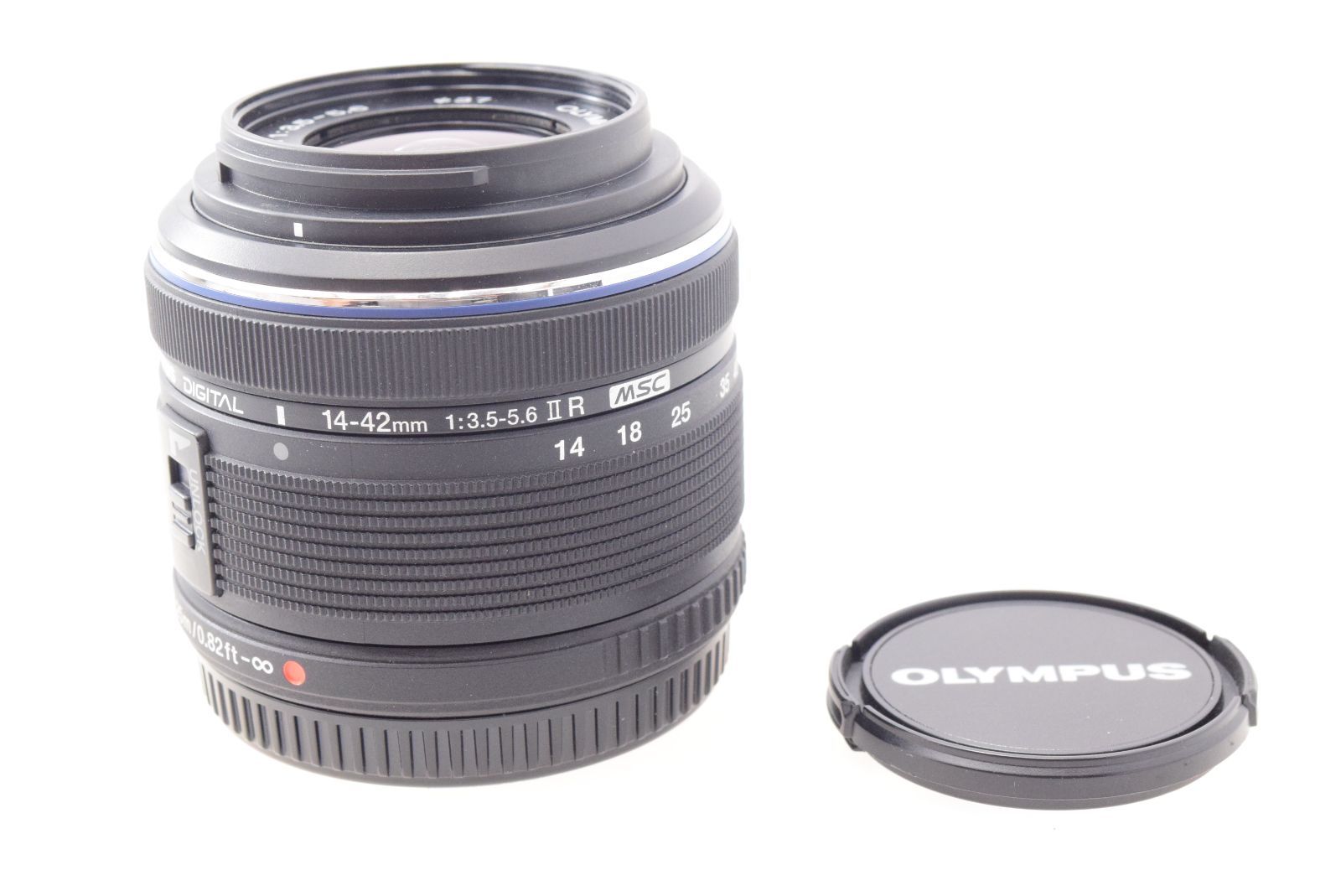 r-560☆ほぼ新☆OLYMPUS 標準ズームレンズ M.ZUIKO DIGITAL 14