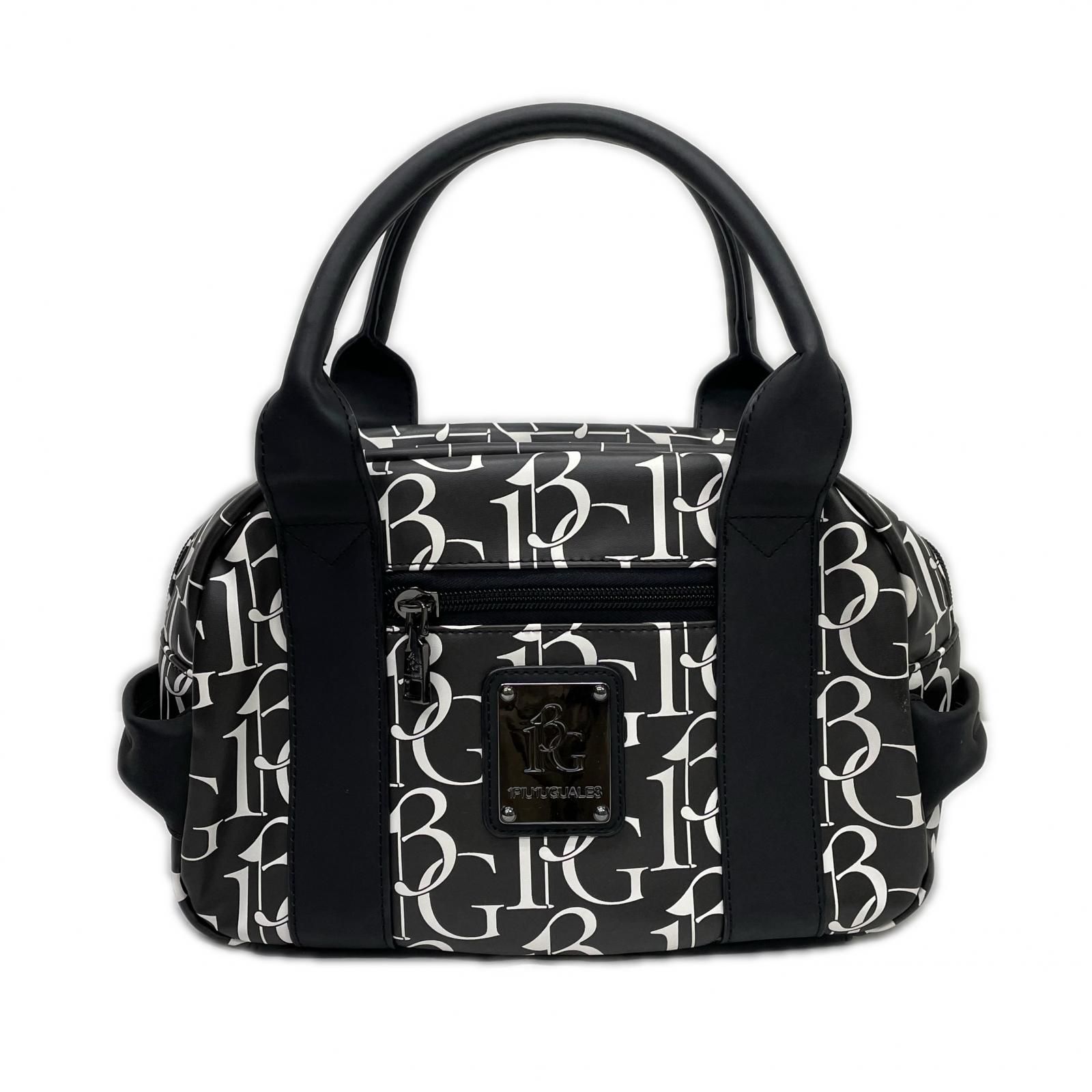 ウノピュウノウグァーレトレ 1piu1uguale3 カートバッグ 黒 ブラック ロゴ柄 ラウンドバッグ