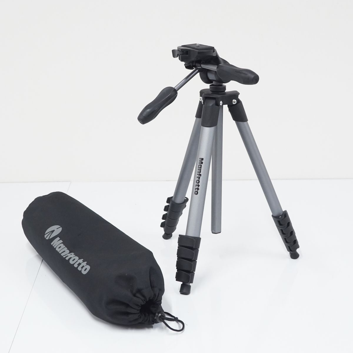 Manfrotto マンフロット カメラ 三脚 にくかっ MKCOMPACTADV-BK