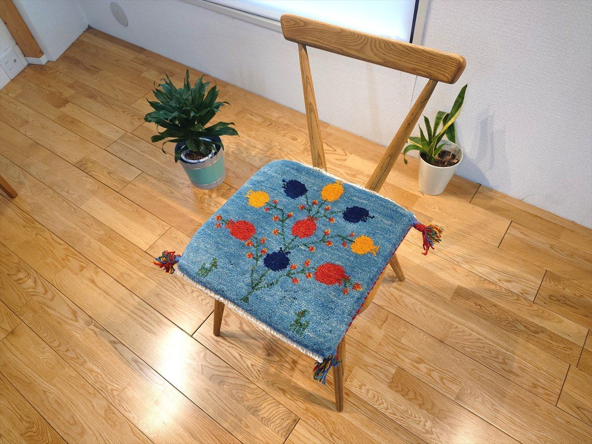ペルシャ　ギャッベ ミニマット 茜色　ザクロの実 春入荷】ペルシャ ギャッベ ミニマット 43x37㎝ 猫 茜色 | iichi