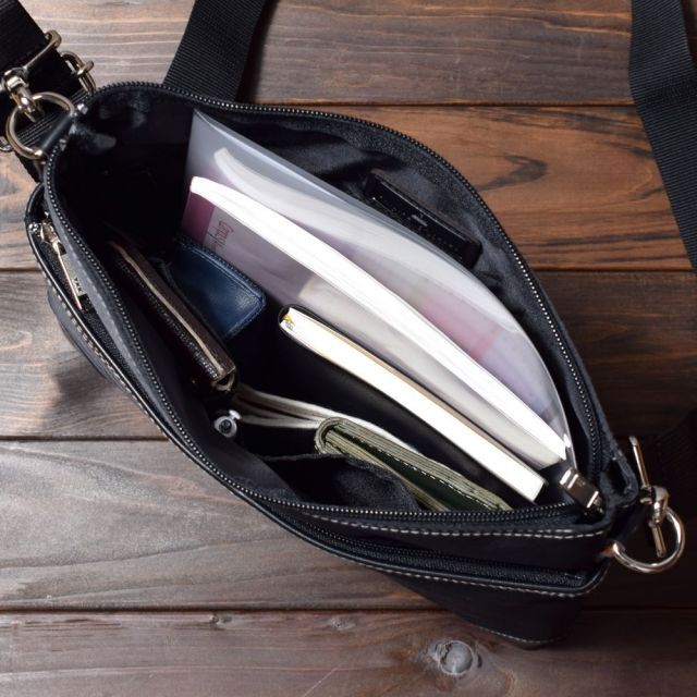 ショルダーバッグ メンズ 斜めがけ 薄い 薄マチ ショルダーバック