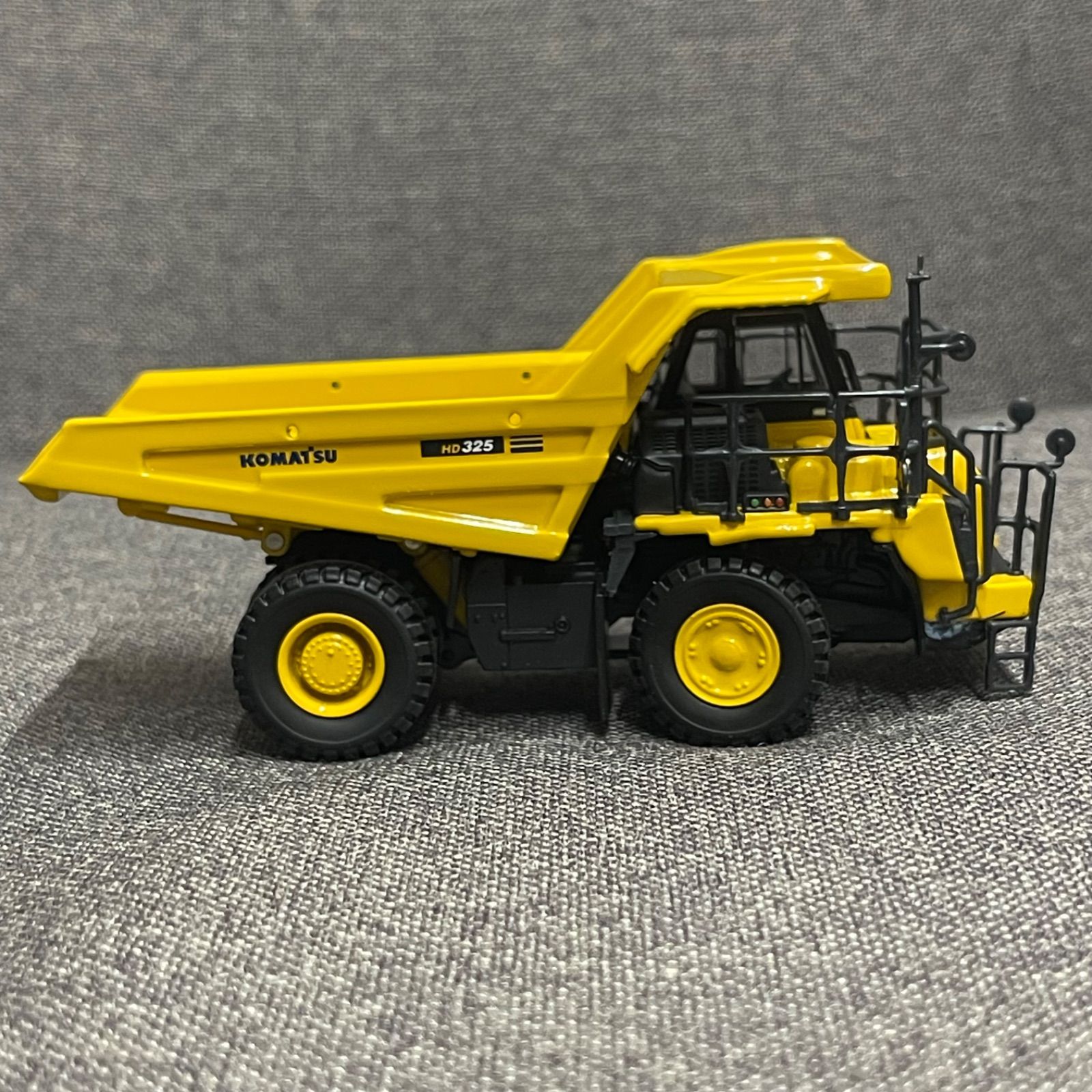 NPA】KOMATSU コマツ 株主優待 ダンプ HD325-8 ミニカー 非売品