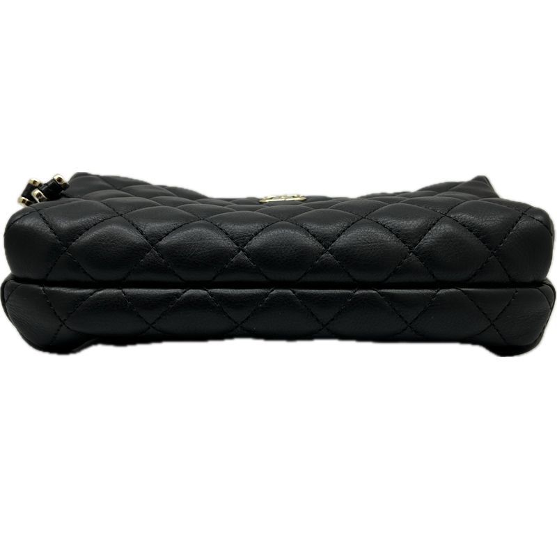 CHANEL キルティング ブラックレザー ウエストポーチ　ボディ　バッグ CHANEL キルティング ブラックレザー ウエストポーチボディバッグ