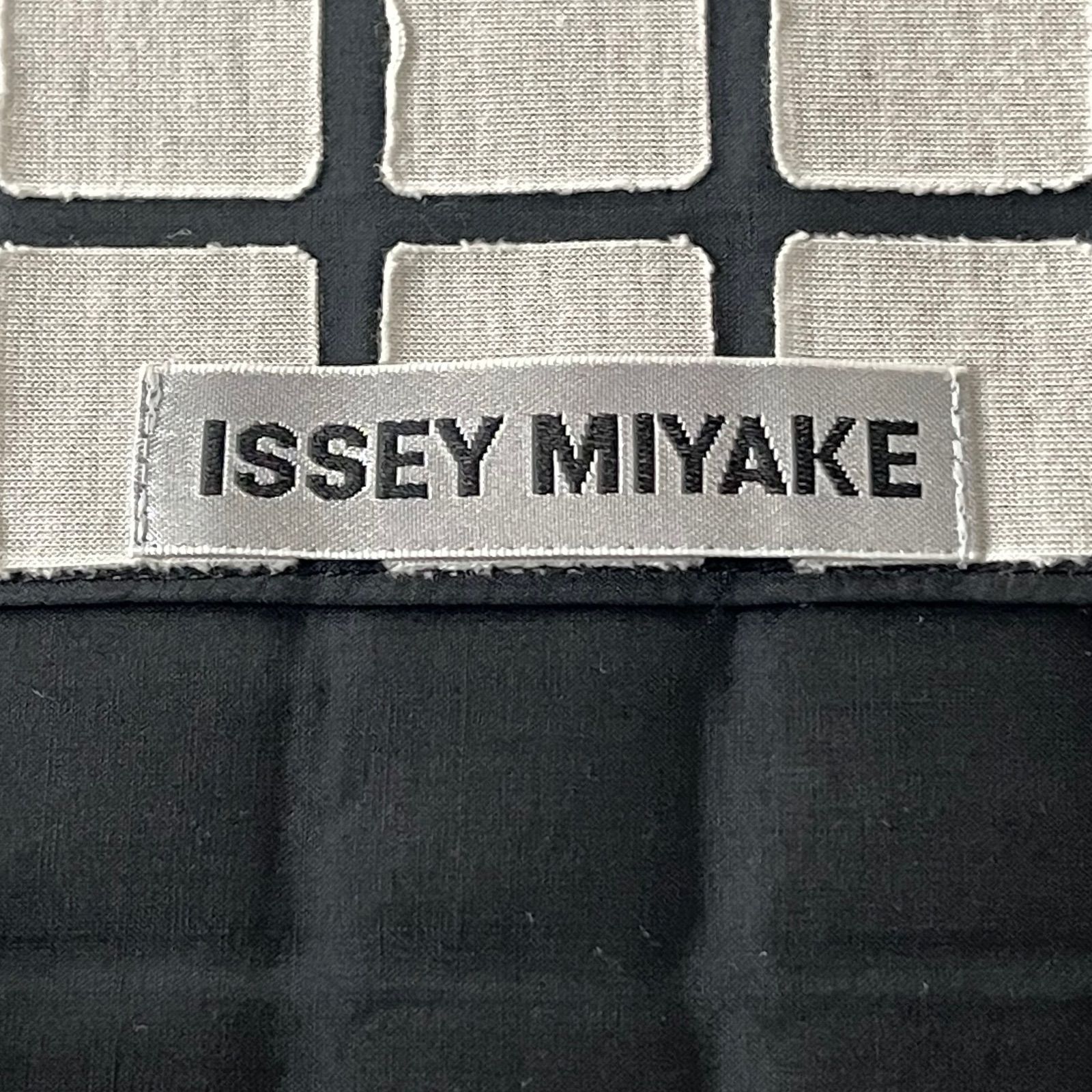 3％OFFクーポン利用でポイント最大8倍相当 ISSEY MIYAKE イッセイ