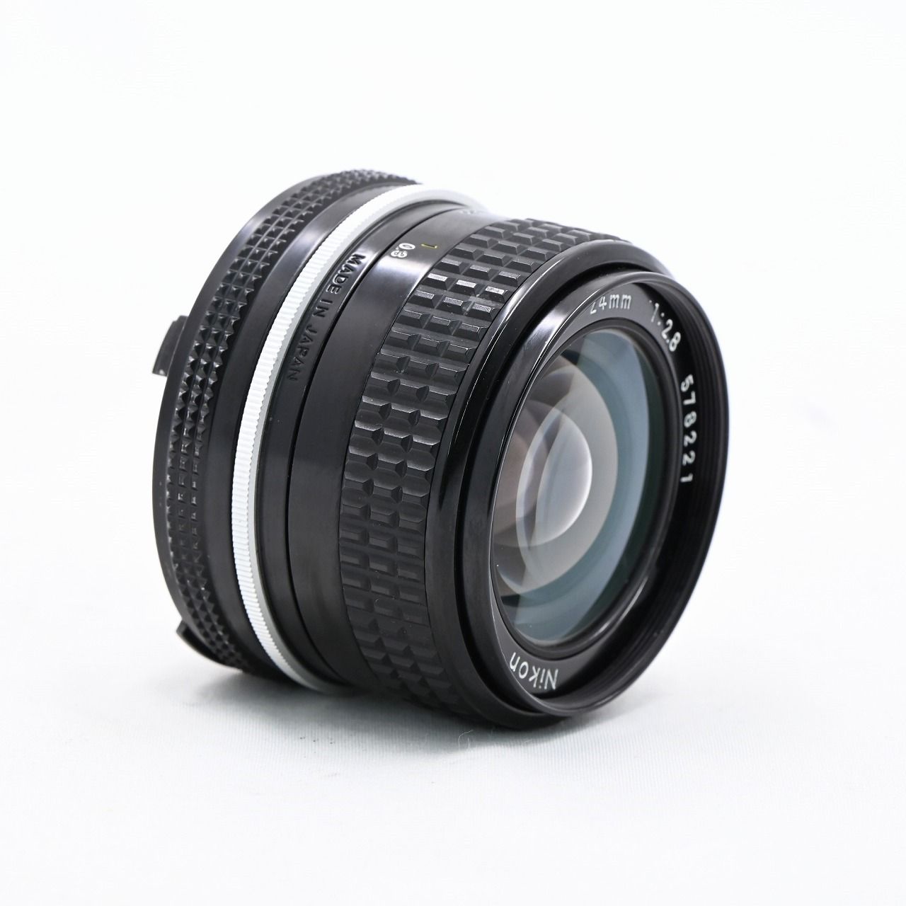 24mm F2.8