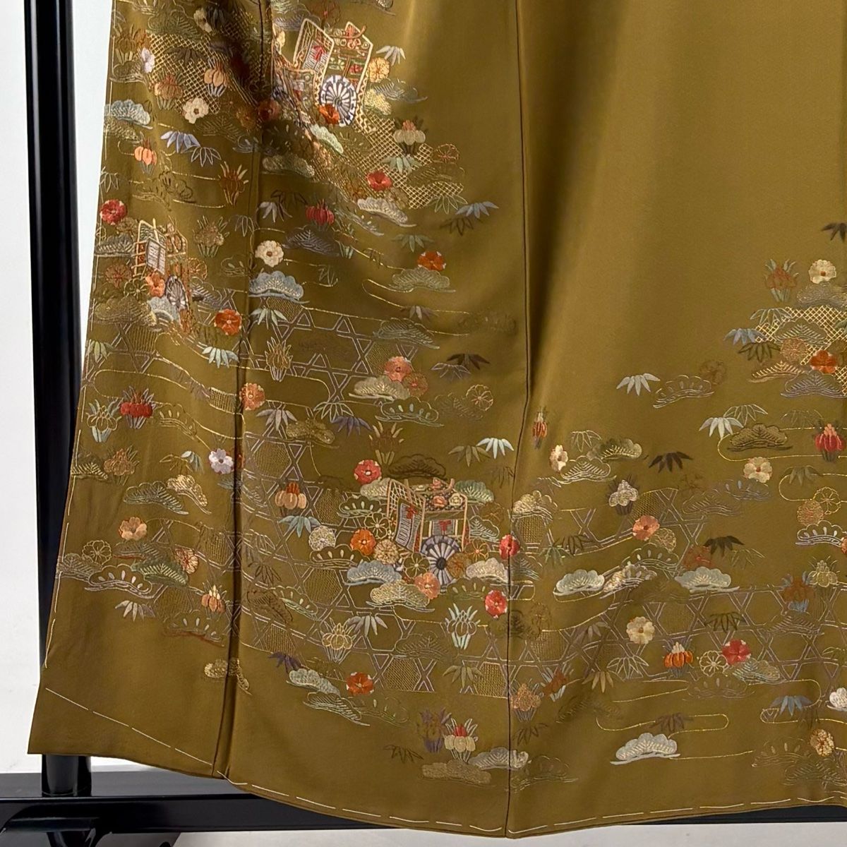 訪問着 身丈158.5cm 裄丈62.5cm S 袷 御所車 松竹梅 金糸 刺繍 山吹茶色 正絹 秀品