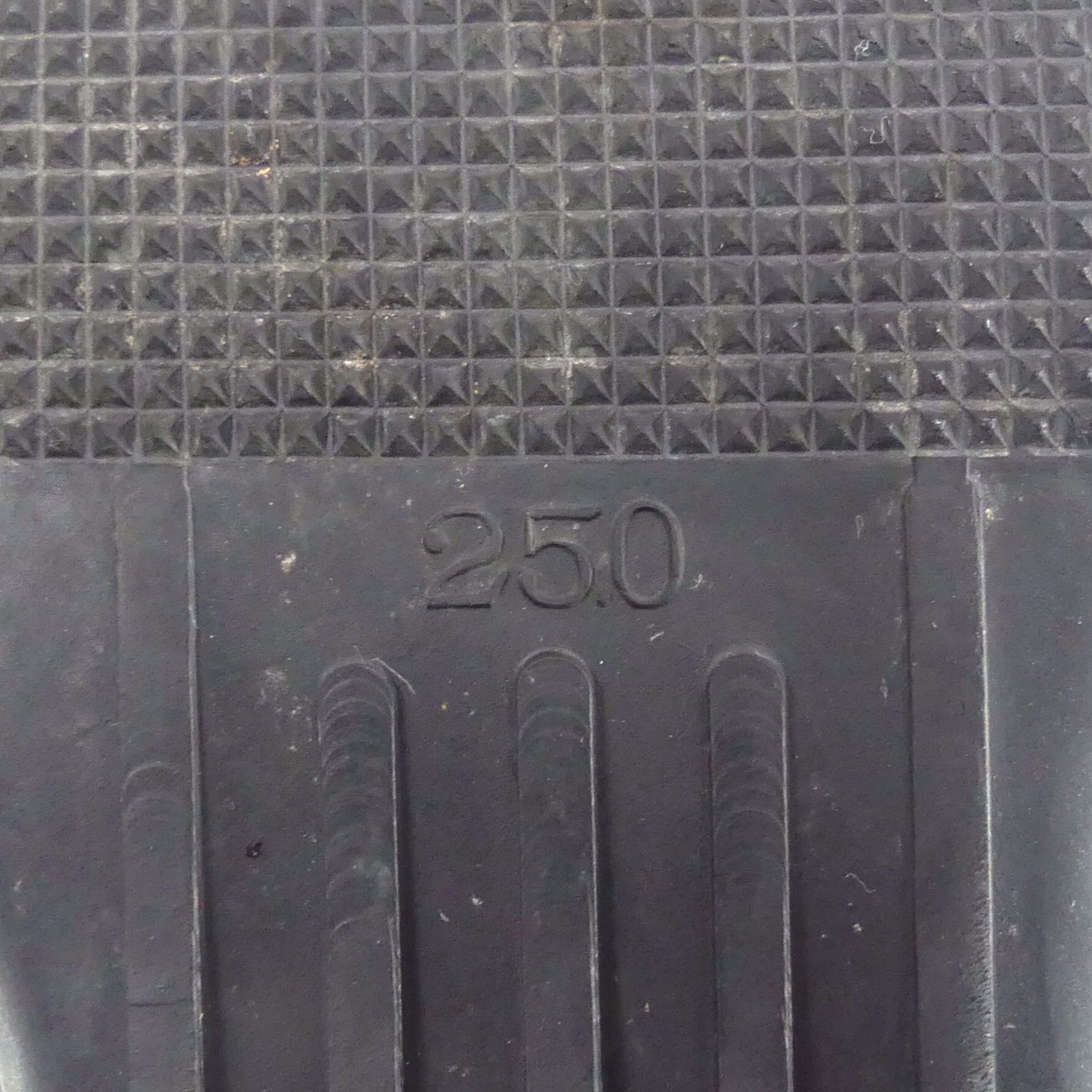 HS37