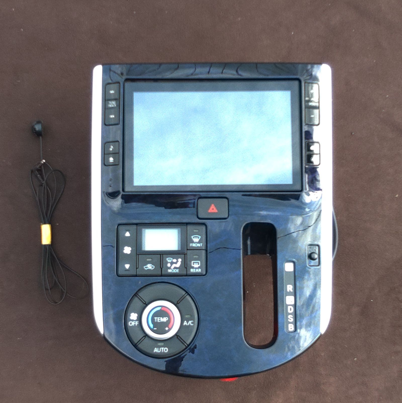 ダイハツ純正8インチナビ　タントLS600S 08545-K2000 タントLA600S専用 NSZP-X67D 8インチ ナビ ダイハツ純正 8型