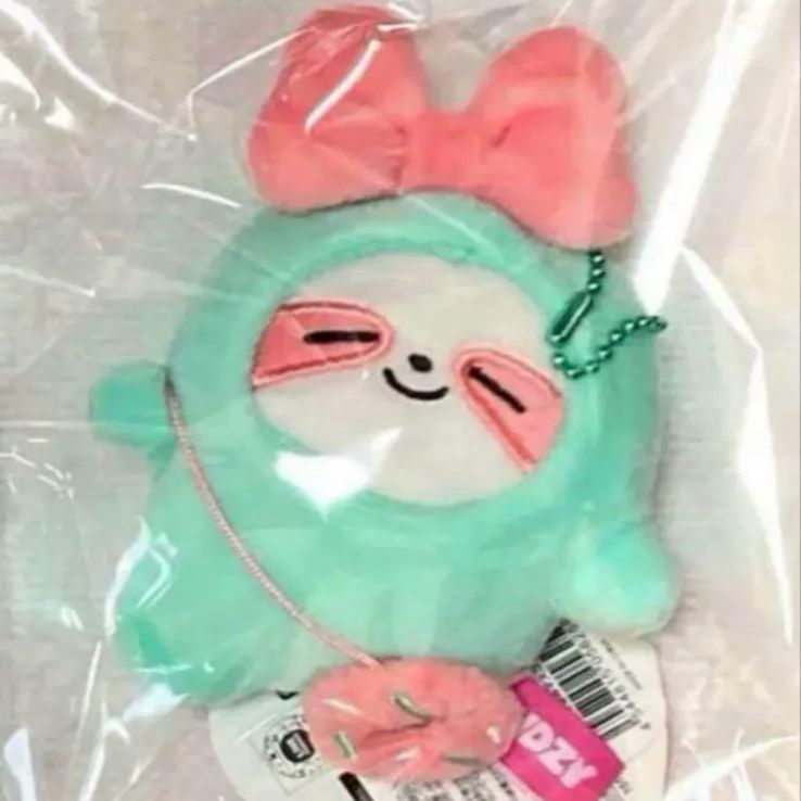 WDZY リア LYA ぬいぐるみ マスコット BC ITZY 正規品 - メルカリ