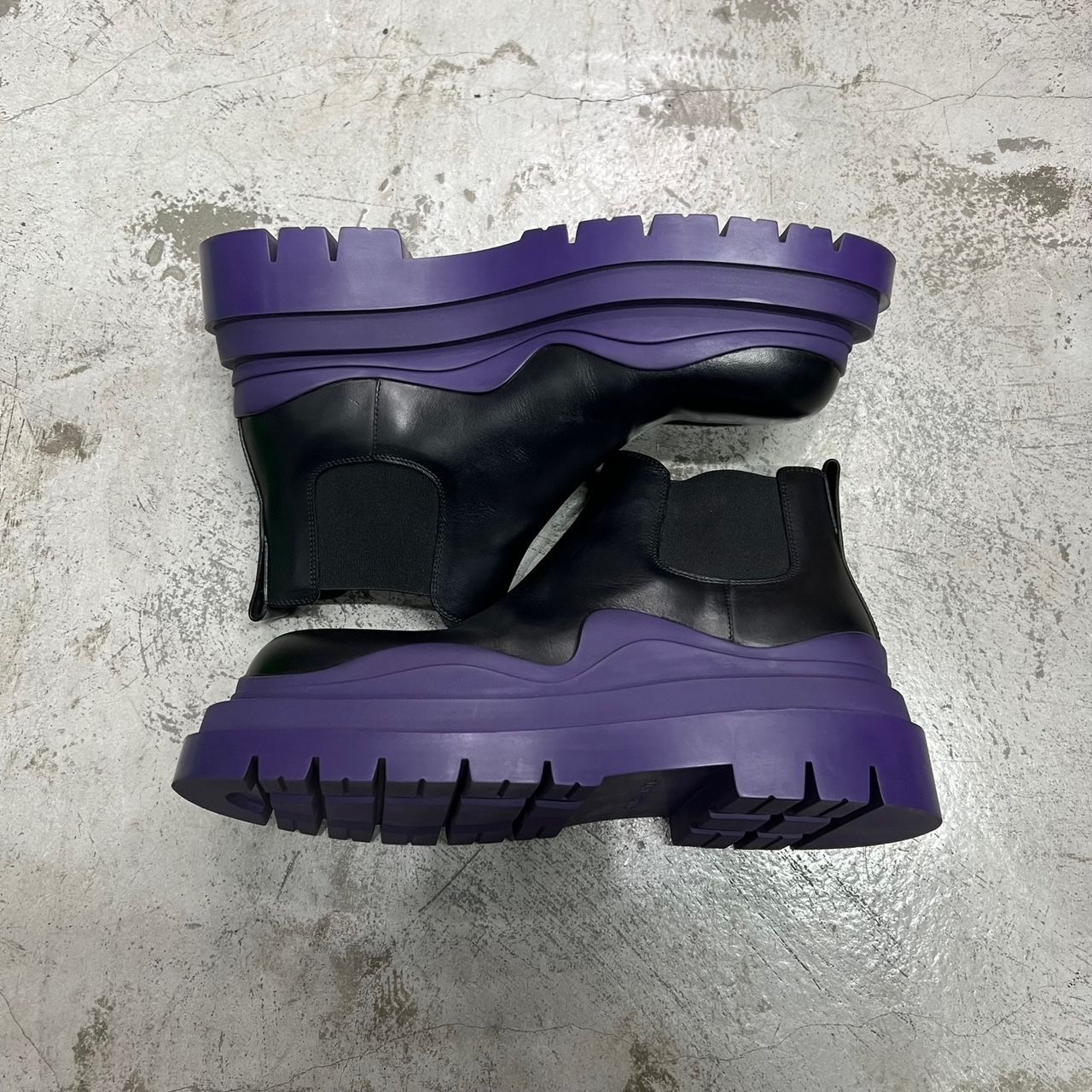 BOTTEGA VENETA タイヤ アンクル チェルシー レザー ブーツ シューズ