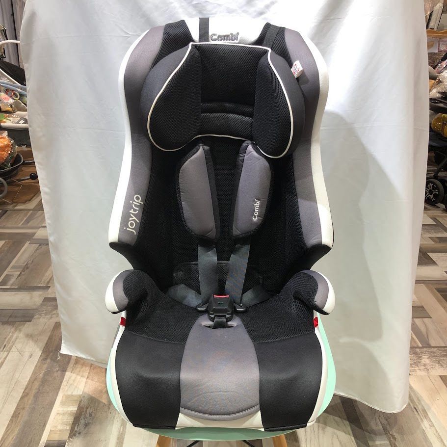 美しい Combi Joy Trip チャイルドシート ブラック/ホワイト（美品 チャイルドシート