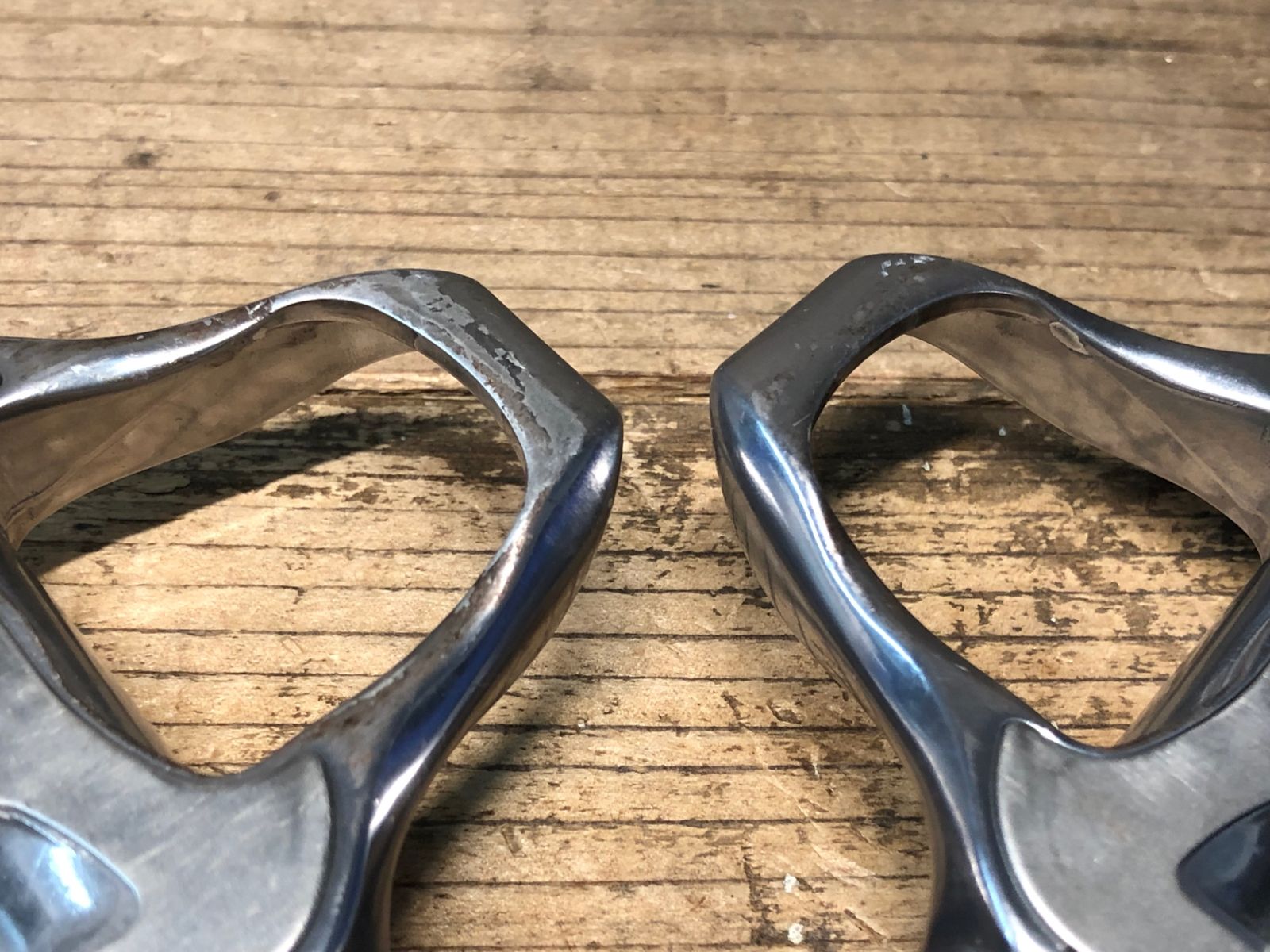 JF946 シマノ SHIMANO 105 PD-5700 ビンディングペダル SPD-SL
