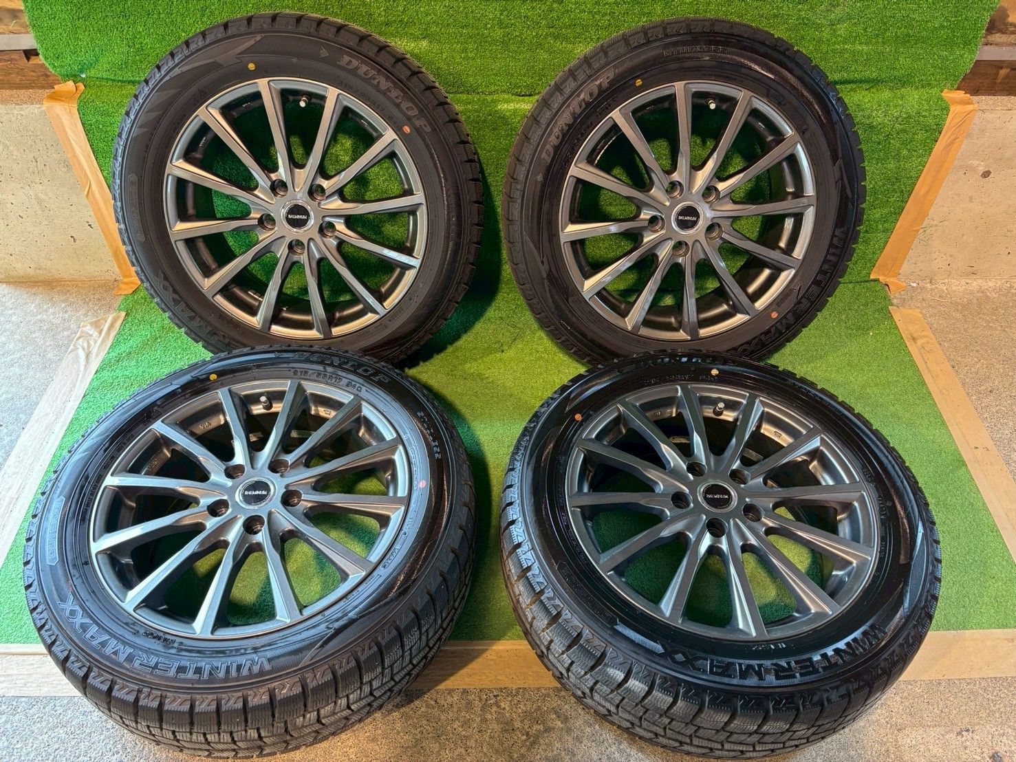 ホンダ ヴェゼルハイブリッド RU3 スタッドレタイヤホイールセット 215 55 R17 み