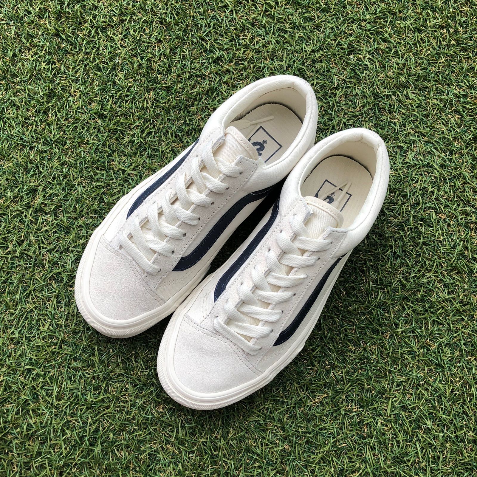 SALE大人気 VANS - 美品22.5 US企画！VANS STYLE 36 ヴァンズ HT120の