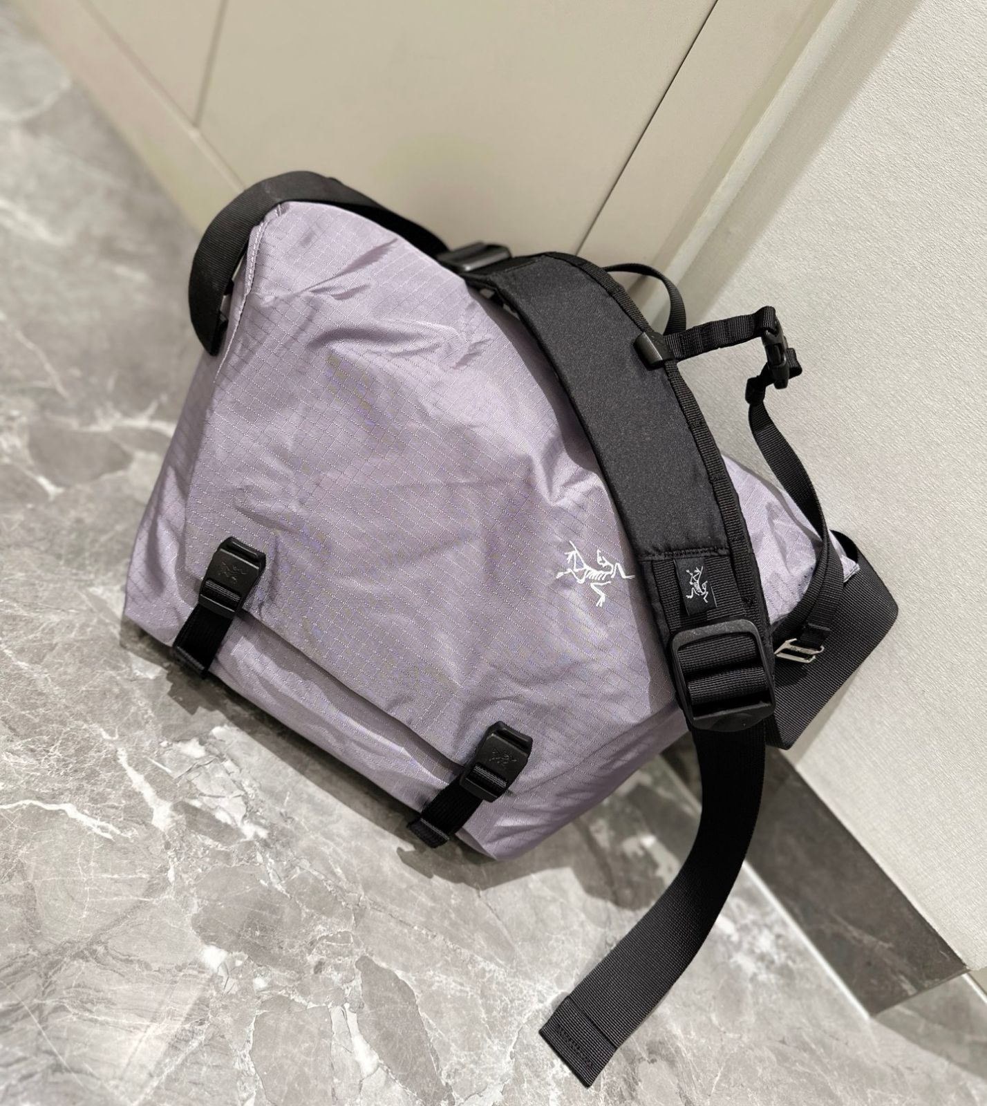 Arc teryx GRANVILLE 10 COURIER BAG Blackアークテリクス ショルダーバッグ パープル