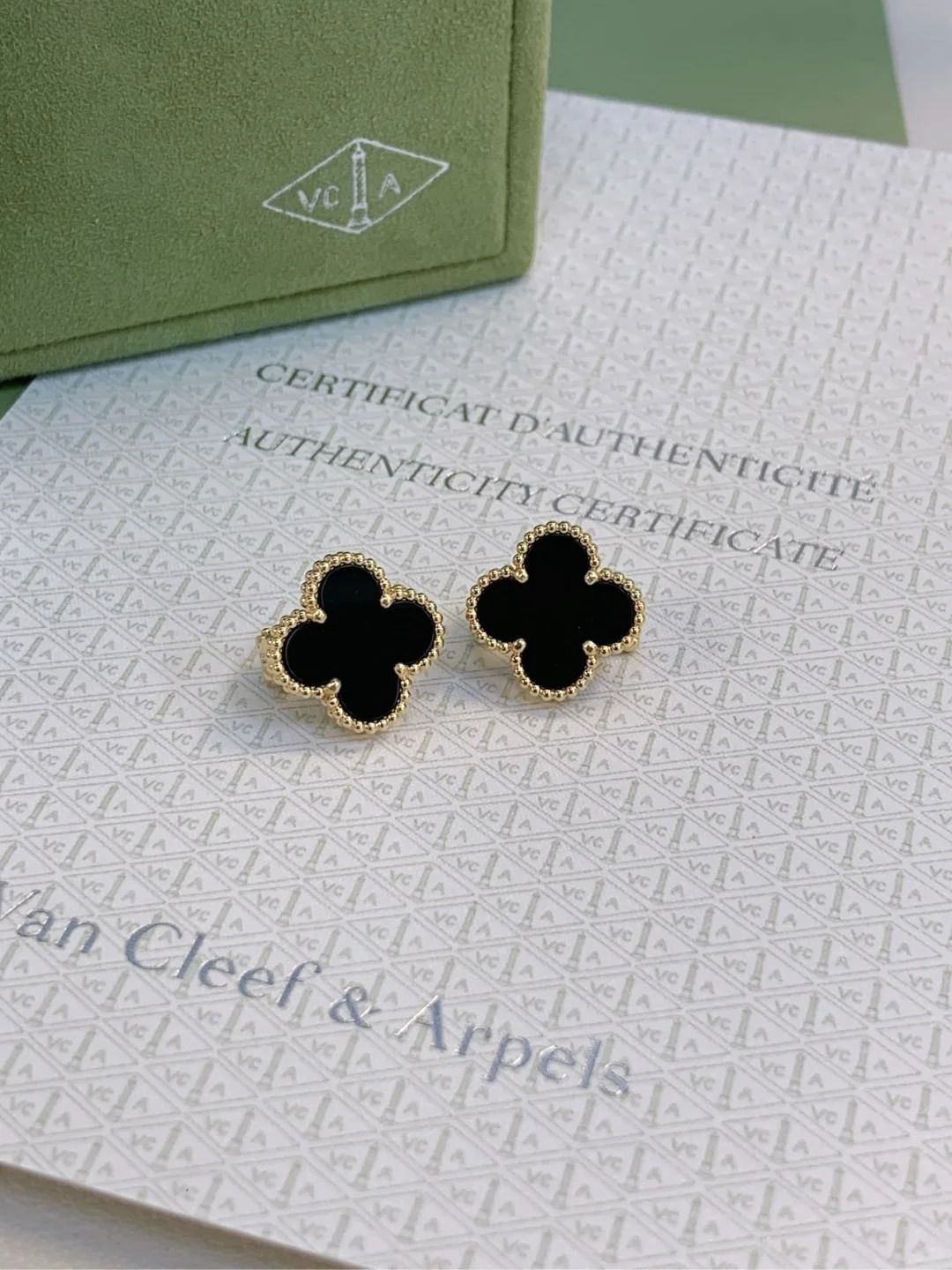 ✨極美品 VanCleef＆Arpels ヴァンクリーフ＆アーペル 四葉草 黒い五花 耳くぎ