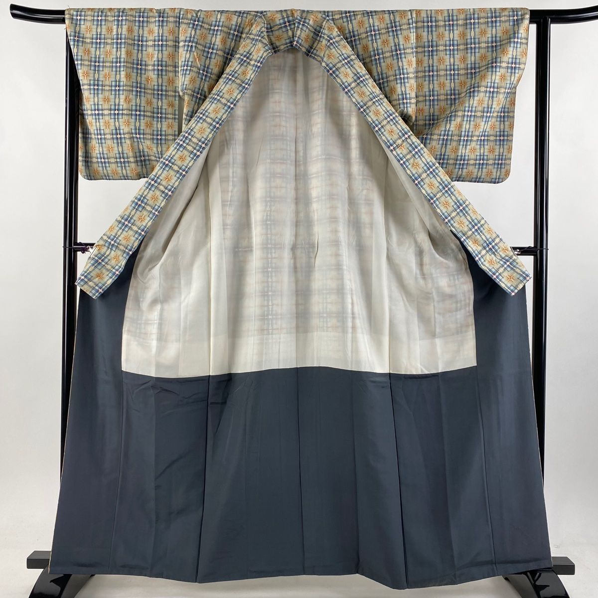 美品 紗紬 絹芭蕉 丈163 裄66.5 居敷当て付 美品 紗紬 絹芭蕉 丈163 裄66.5 居敷当て付