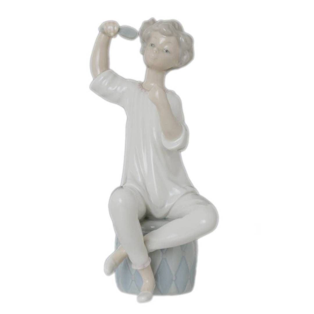 LLADRO リヤドロ「風と遊ぶマリリン」陶器人形 Amazon.co.jp: LLADRO リヤドロ風と遊ぶマリリン陶器人形