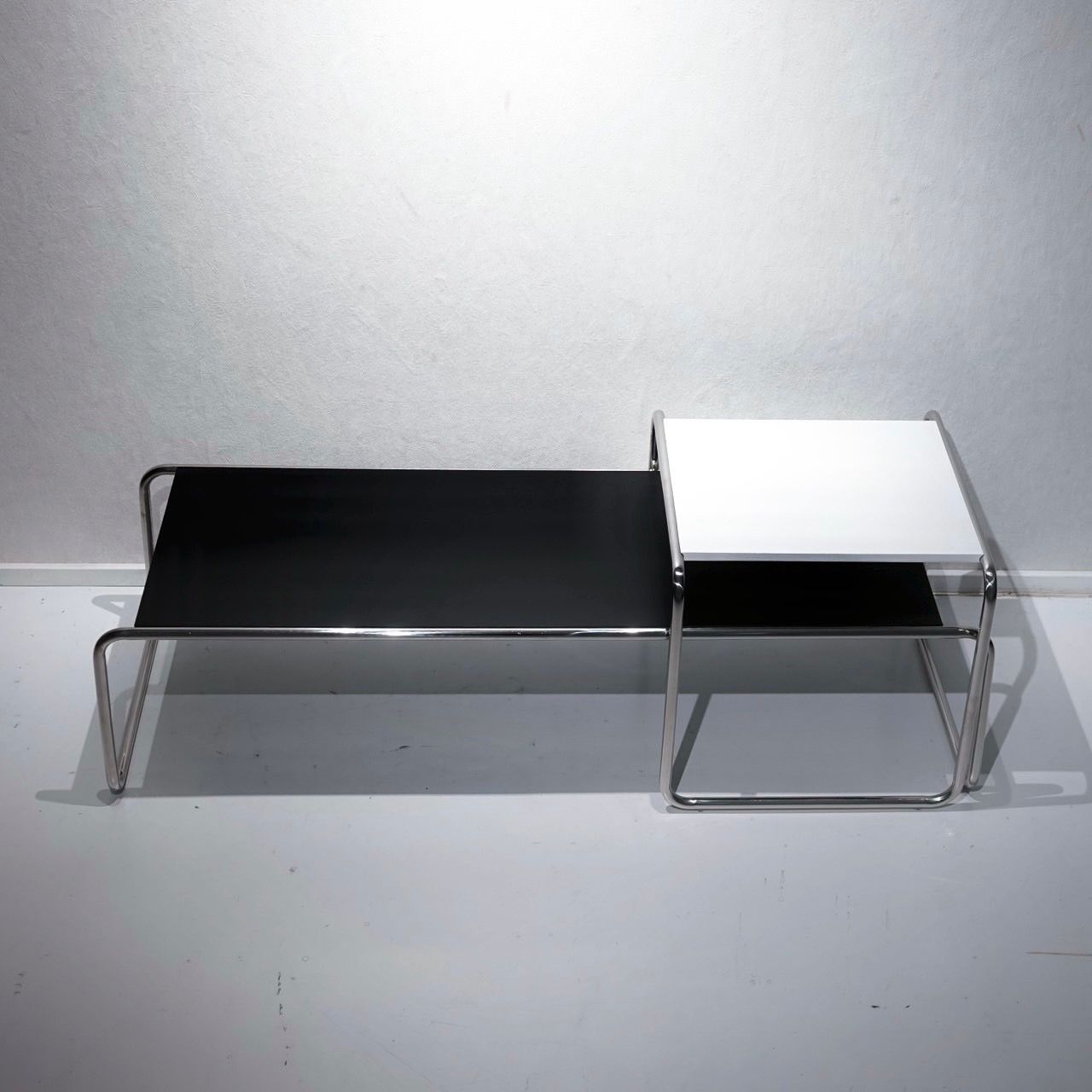 Marcel Breuer マルセルブロイヤー Laccio Table ラッシオ