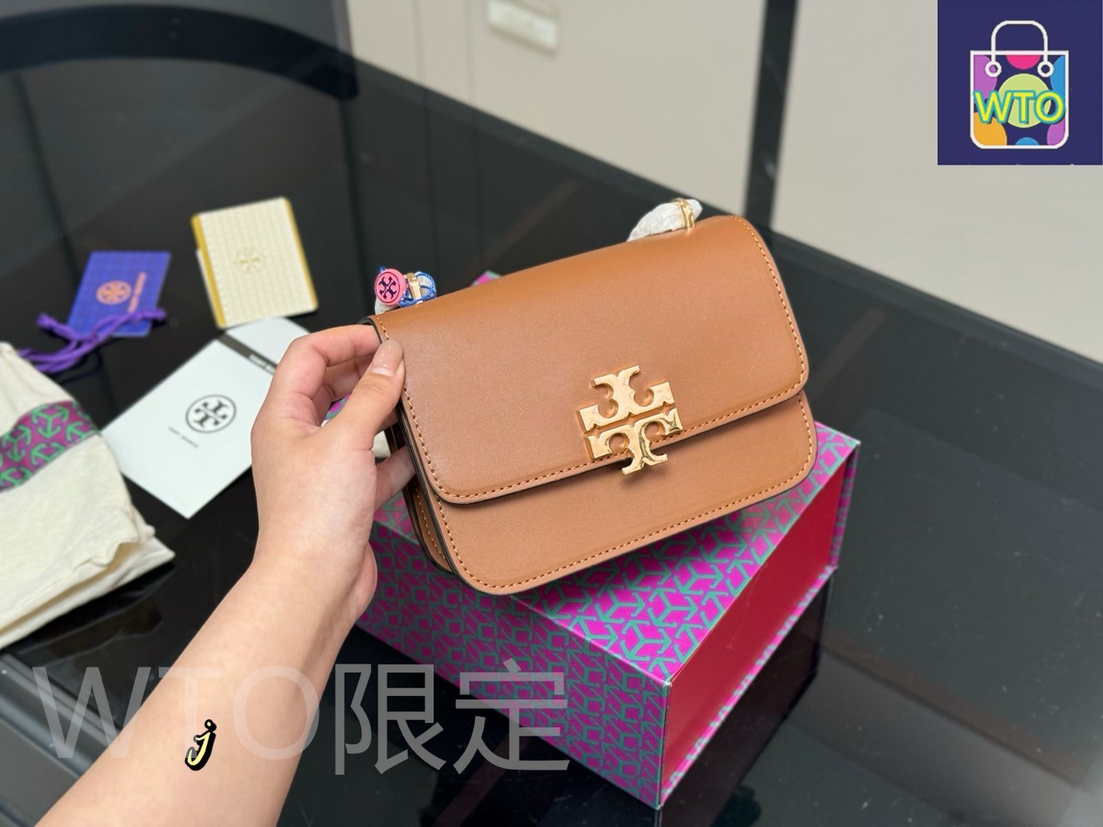 未使用　トリバーチ　7 TORY BURCH トリーバーチ バッグ レザー ブリテン マイクロ