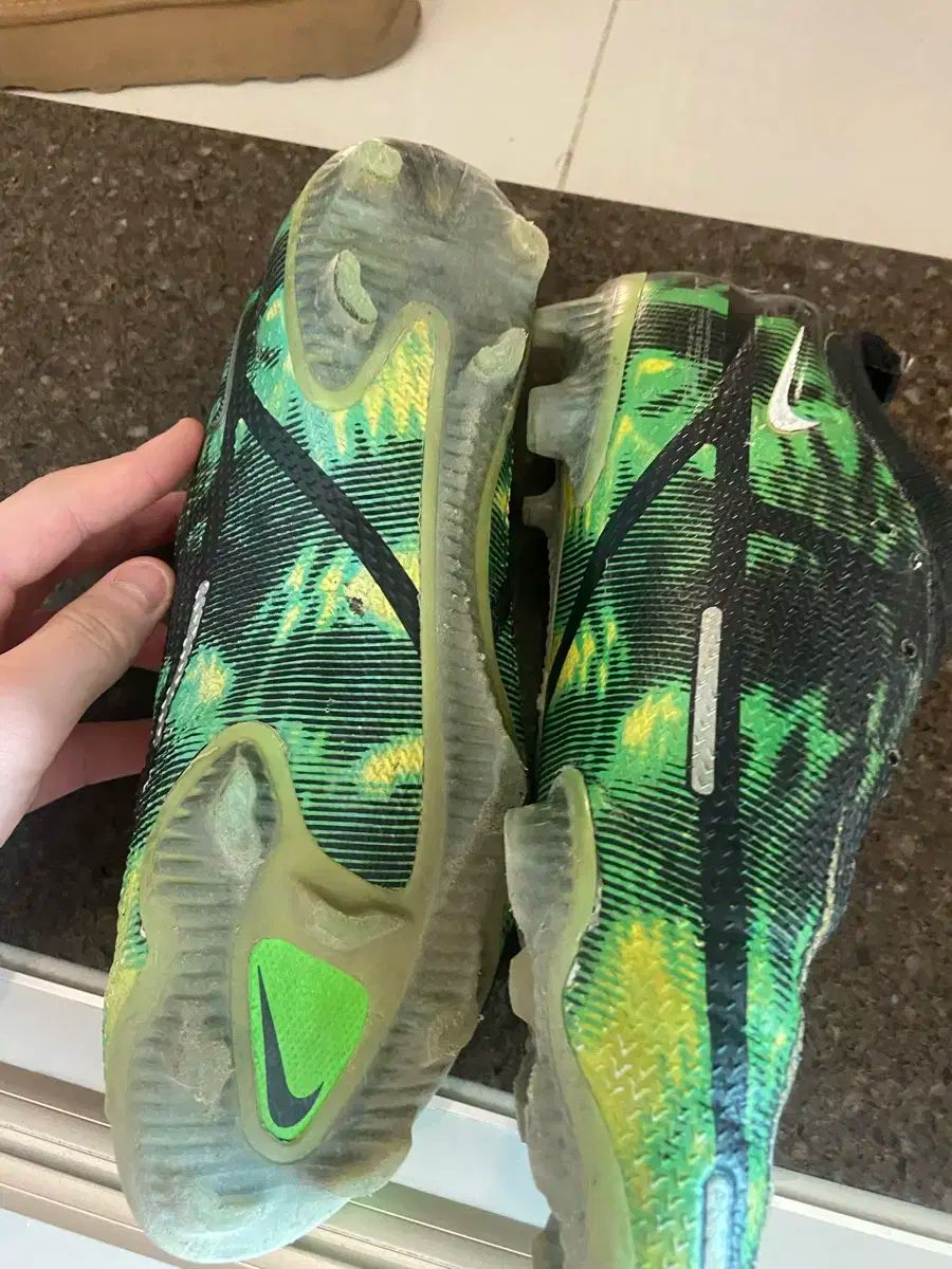 【雷市場（ポンジャン）商品韓国直送】 NIKE(ナイキ) サッカーシューズ 蒸した