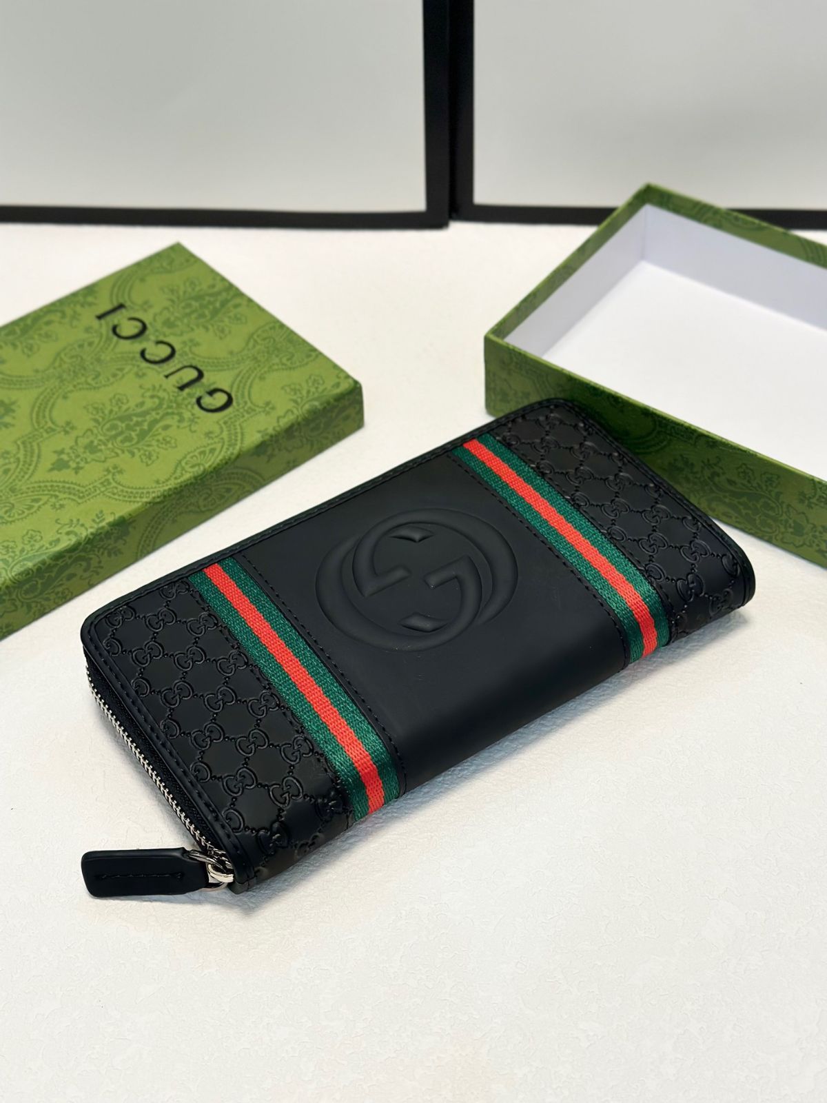 GUCCI グッチ