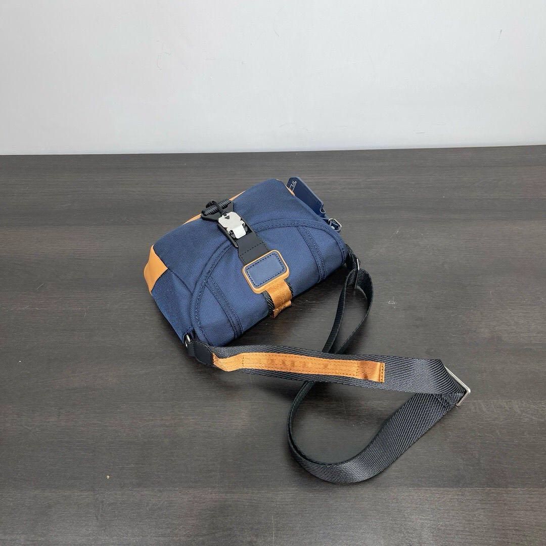 新品 TUMI ALPHA BRAVO 232716 「コンパス」クロスボディ - メルカリ 