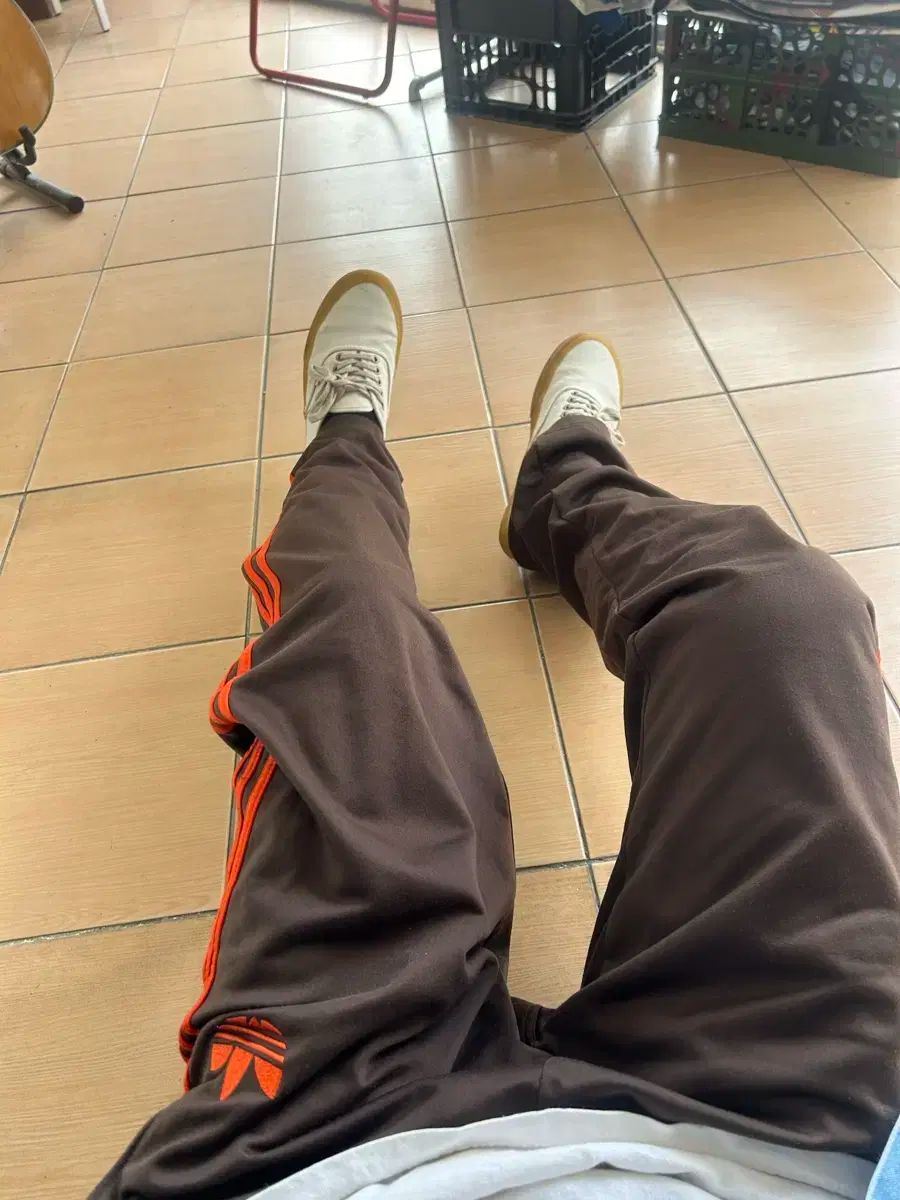 アディダス ファイヤーバードトラックパンツ