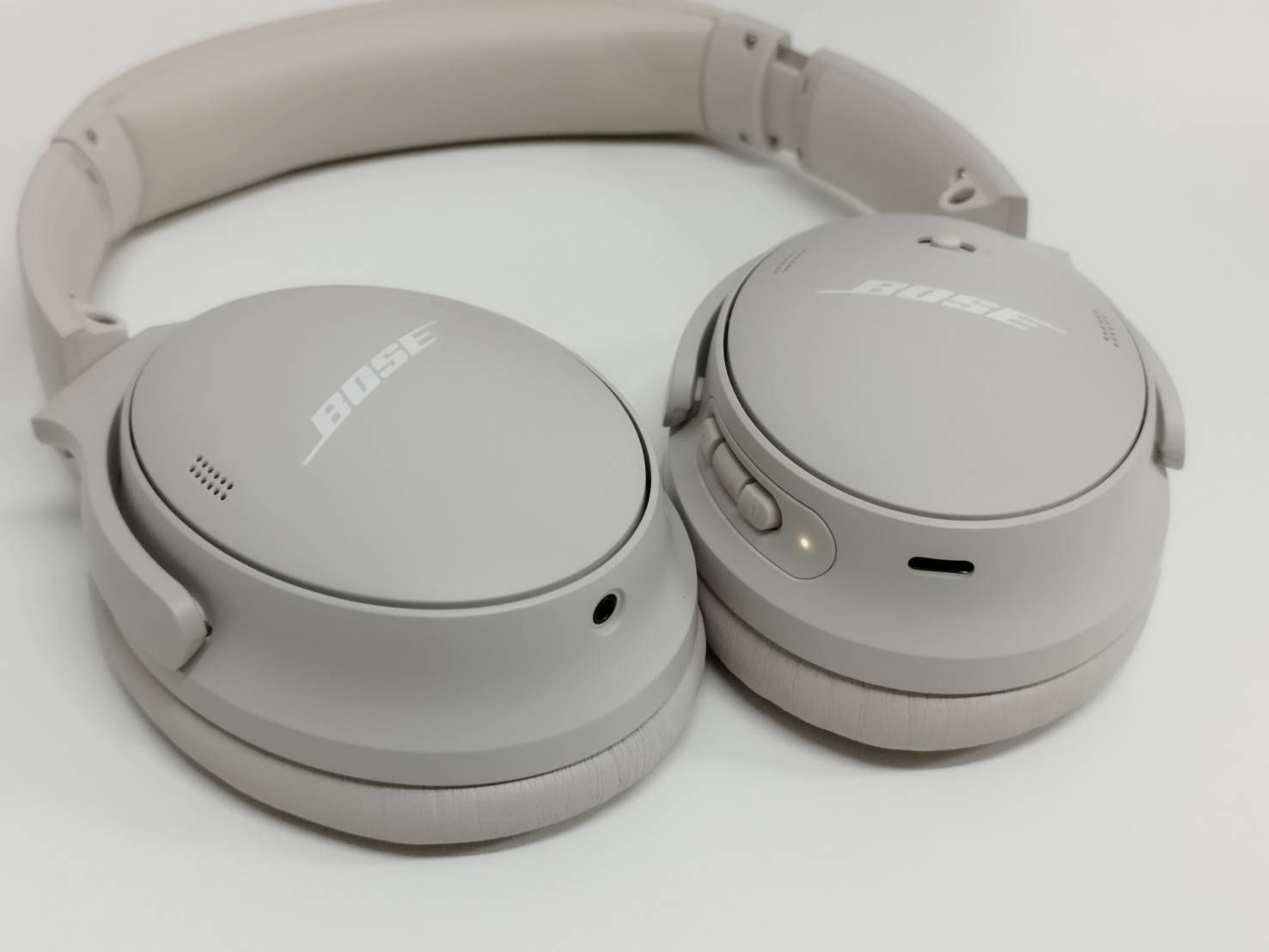 Bose QuietComfort Ultra ヘッドフオンホワイトスモーク Amazon.co.jp: Bose QuietComfort Ultra Headphones（第2世代） 空間