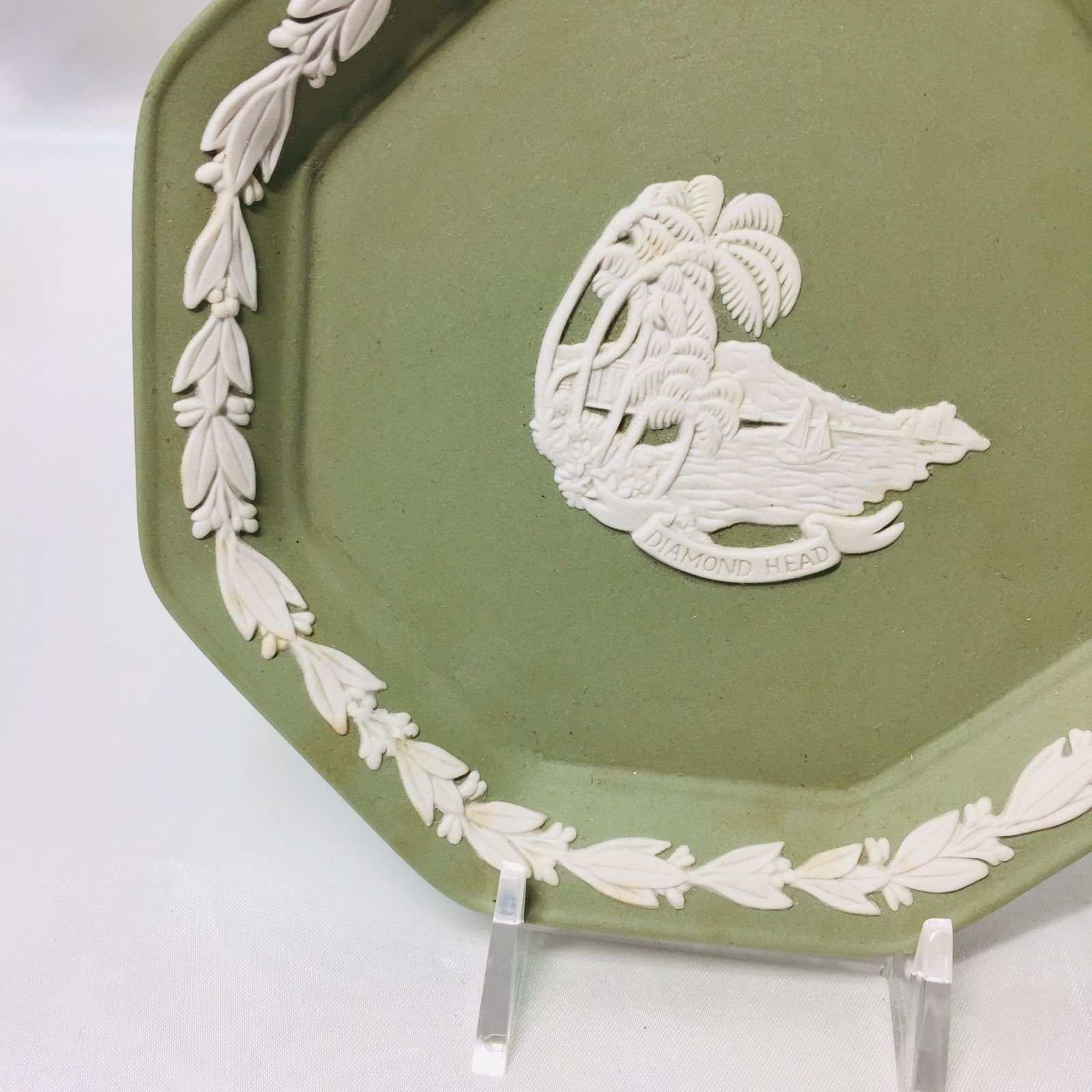 〓美品〓WEDGWOOD(ウェッジウッド) ハワイ限定! ! 絵皿たて付き 2025年