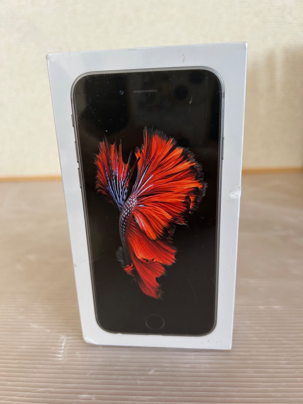 Apple - 新品未使用 iPhone6s 本体 スペースグレイ Apple iPhone 6s 32GB SIMフリー [スペースグレイ] 価格比較