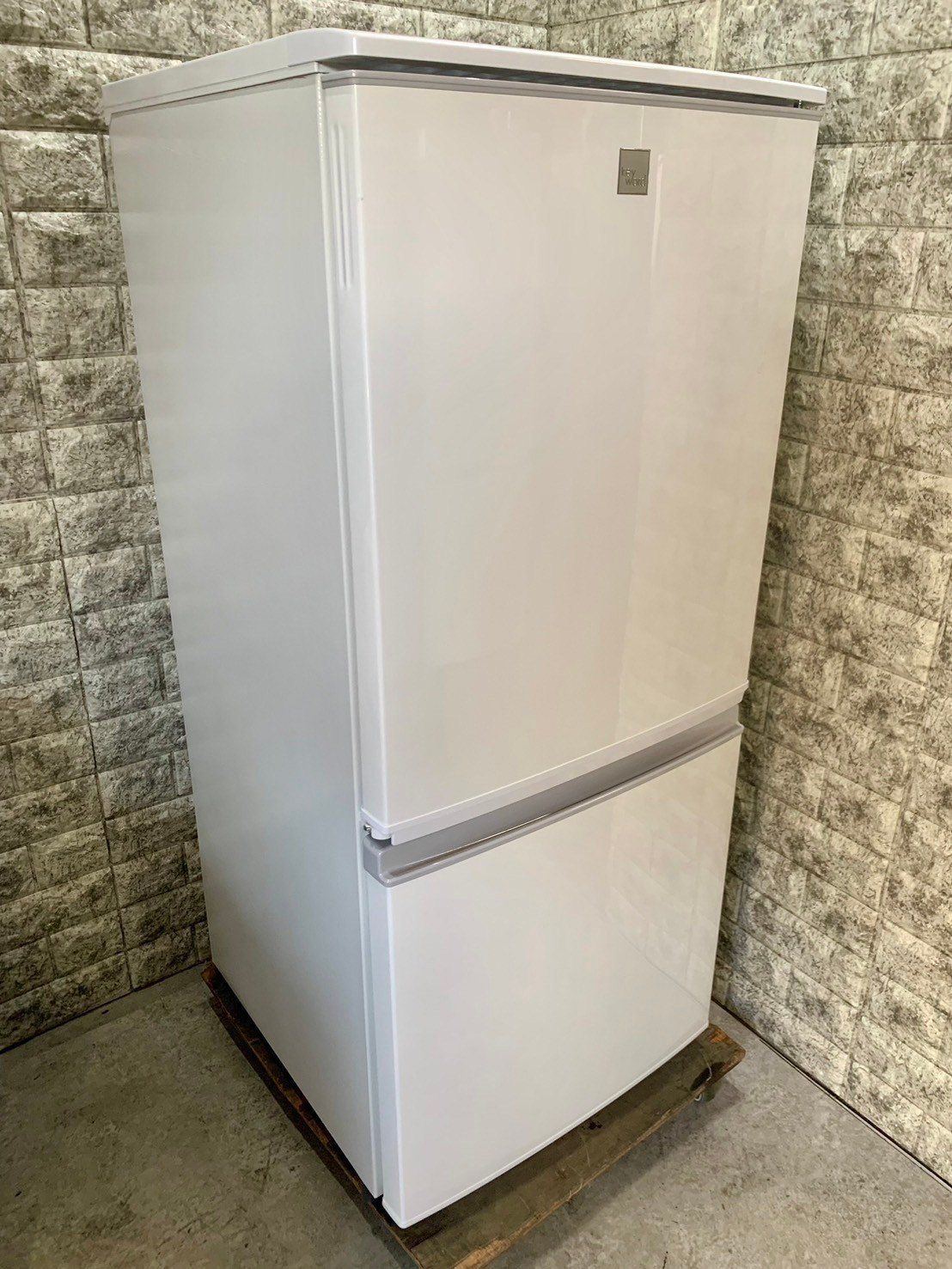 限定お買い得商品 シャープ 137L 2019年製 冷蔵庫 SJ-14E7-KW 【モノ市場知立店】151 冷蔵庫・冷凍庫