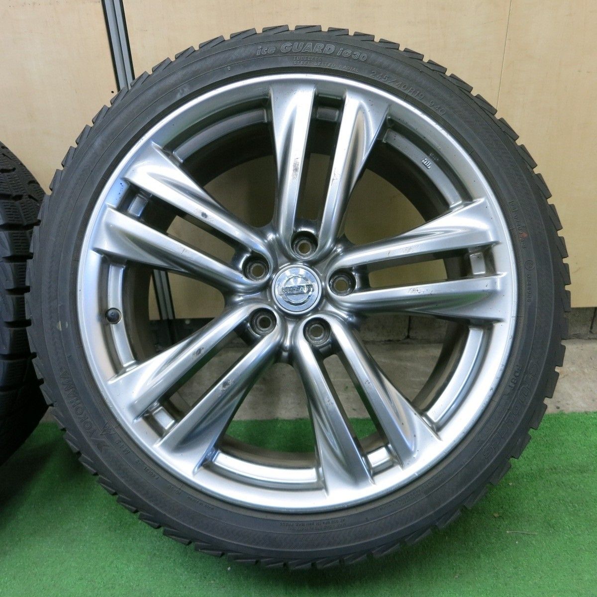 Y50フーガ 純正19インチホイール ヨコハマ アイスガード60(24年製) Y50