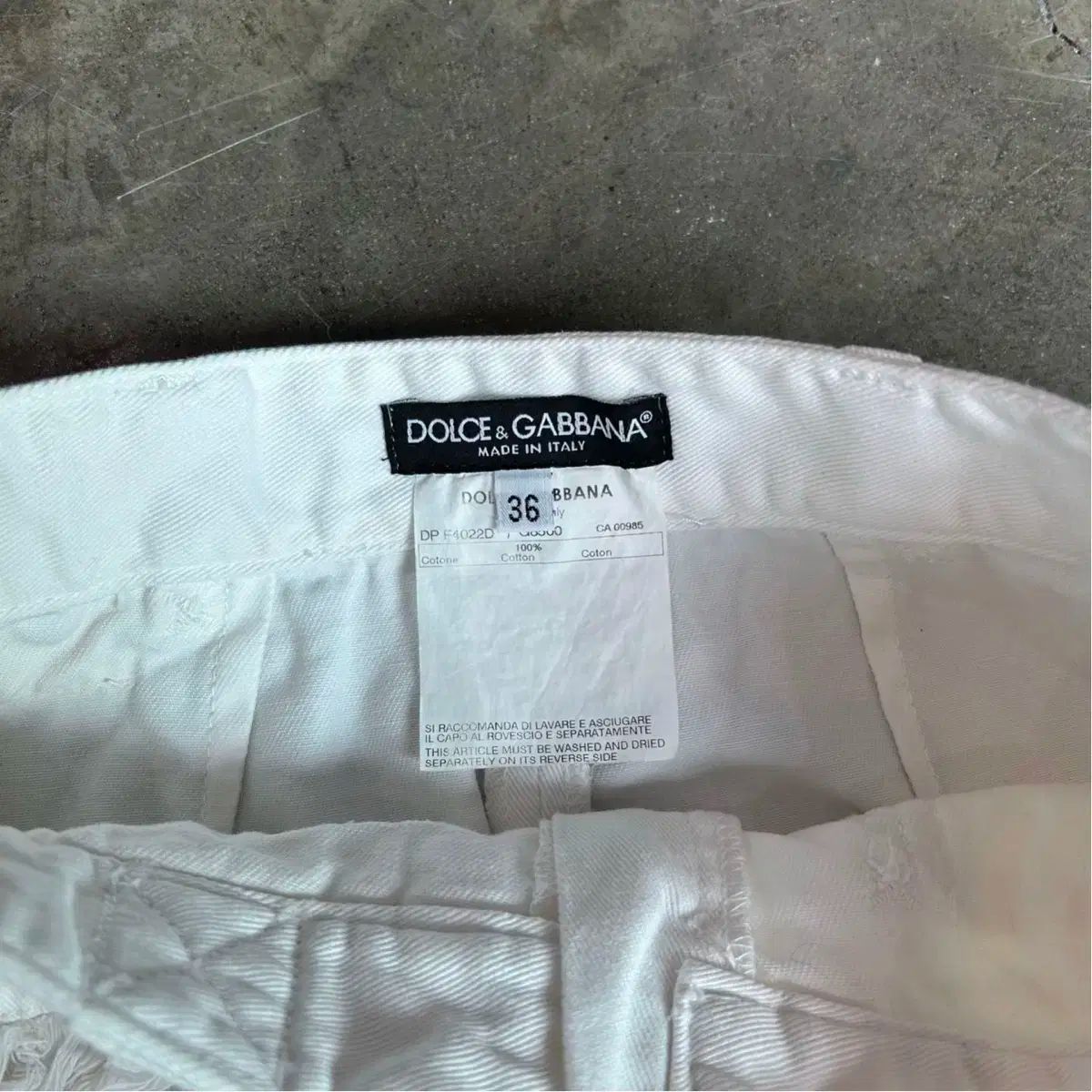 DOLCE&GABBANA　美品　スカート　L　白色　ロゴ入り Dolce&Gabbana(ドルチェ＆ガッバーナ) 白 スカート - メルカリ