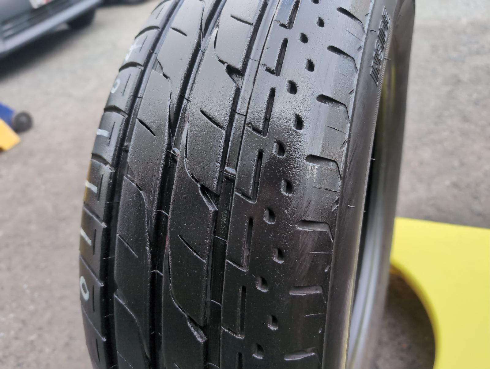2018年製ブリヂストン ルフトRVⅡ　215/60R17 中古4本　エスティマエルグランド等 BRIDGESTONE（ブリヂストン） 送料無料 未使用 倉庫管理品 処分特価