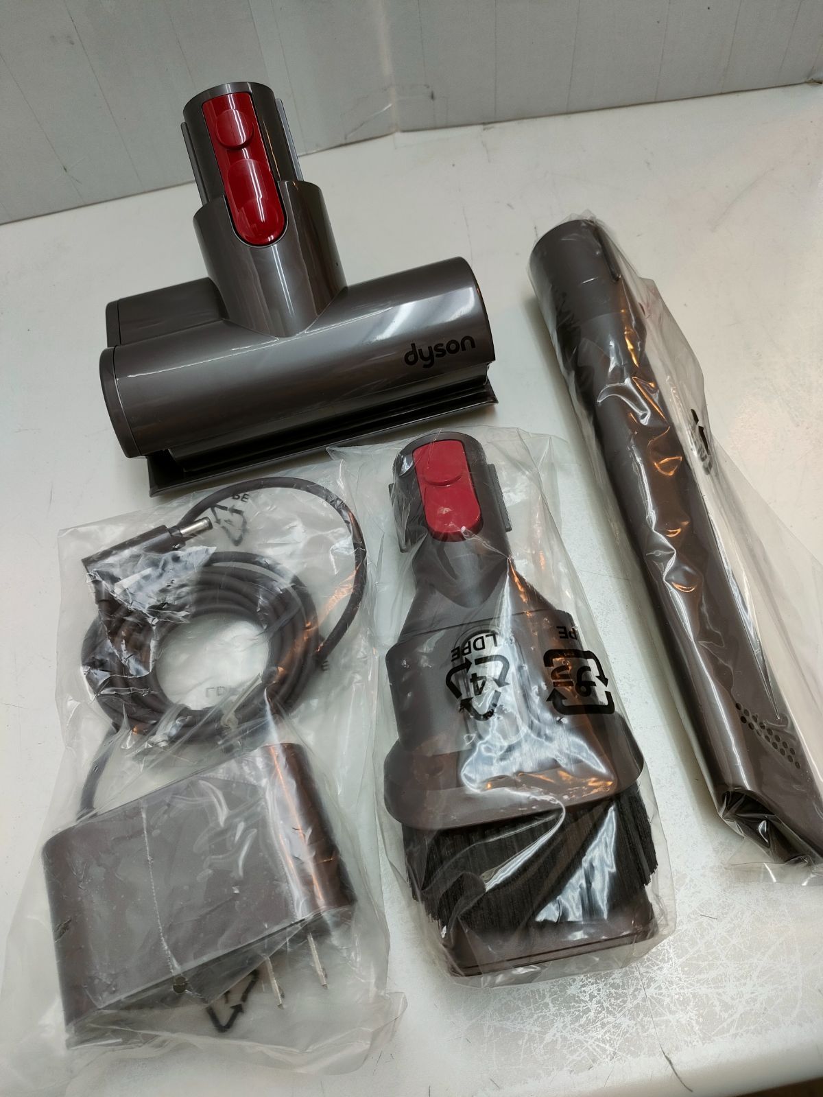 新品未開封品 dyson ダイソン Dyson V7 Trigger origin HH11 ハンディ