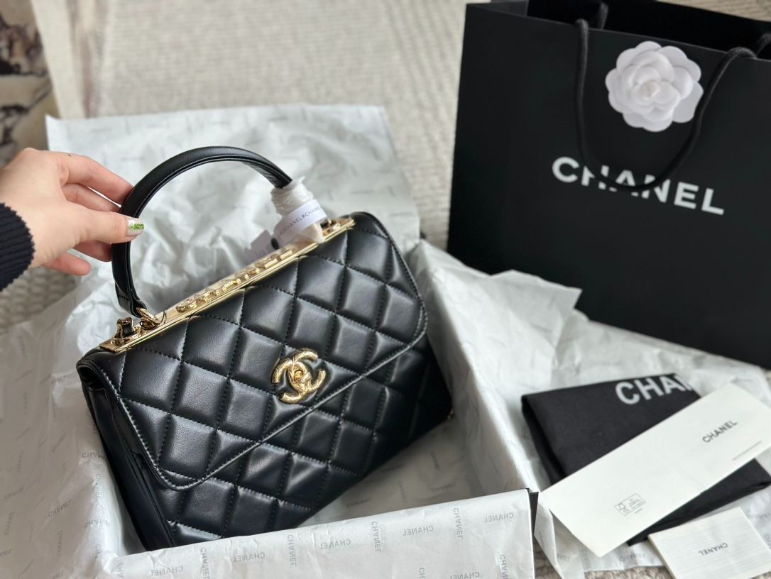 激レア！未使用品★ビンテージ CHANEL★ハンドバッグ 極美 Chanel】今日特価！シャネル Coco Handle 魅力的なハンドバッグ