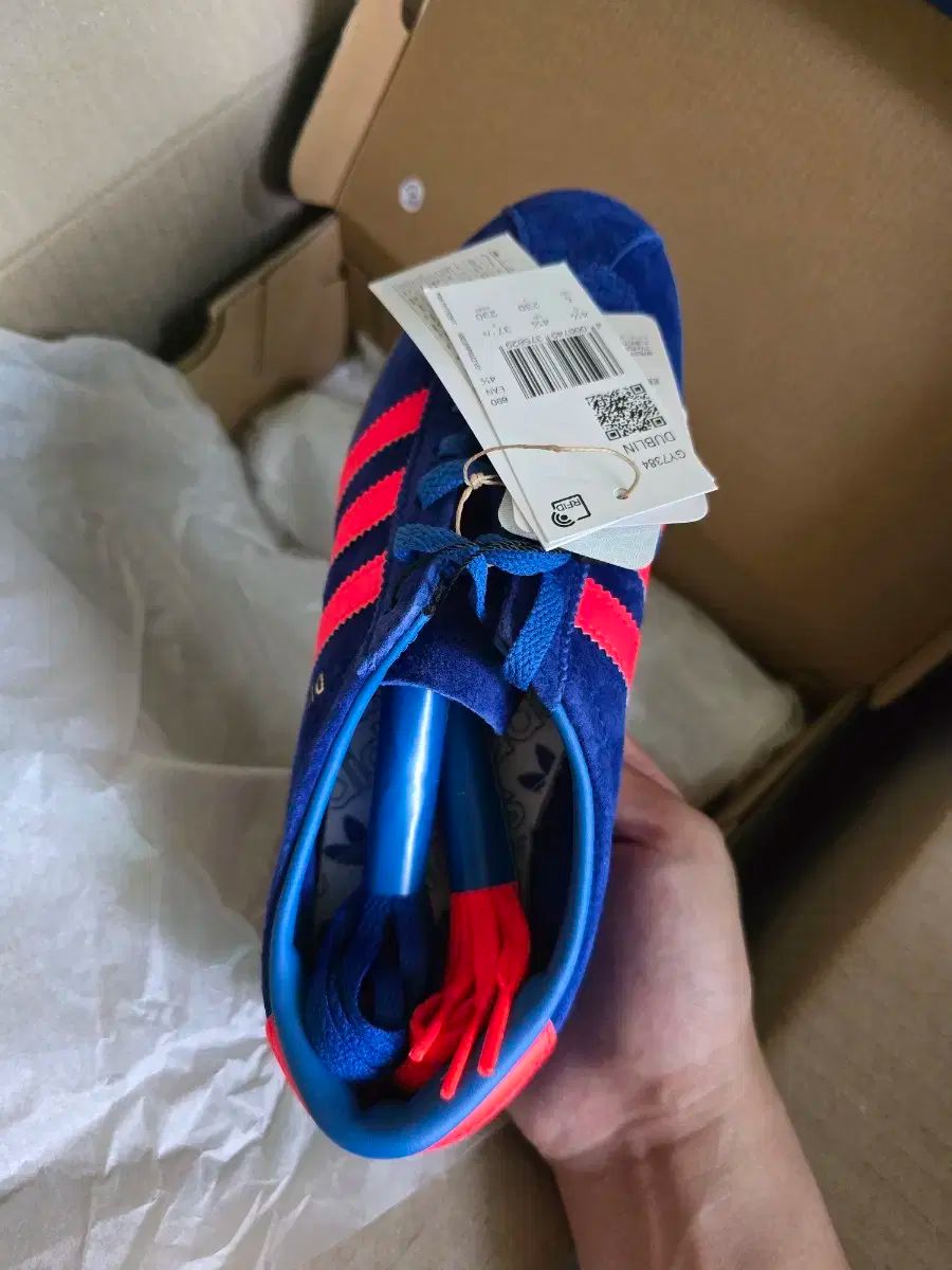 ★ adidas