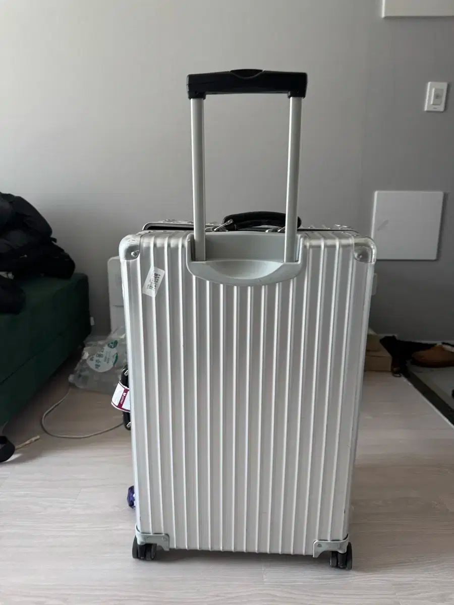RIMOWA オリジナル 35L 4輪スーツケース シルバー オリジナル RIMOWA