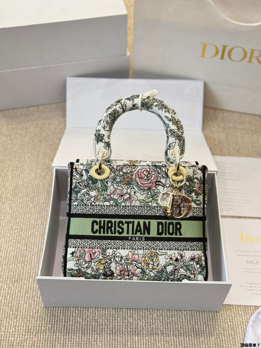 今日特価】Dior Lady D - Lite 刺繍バッグ スターモデル版（Dior