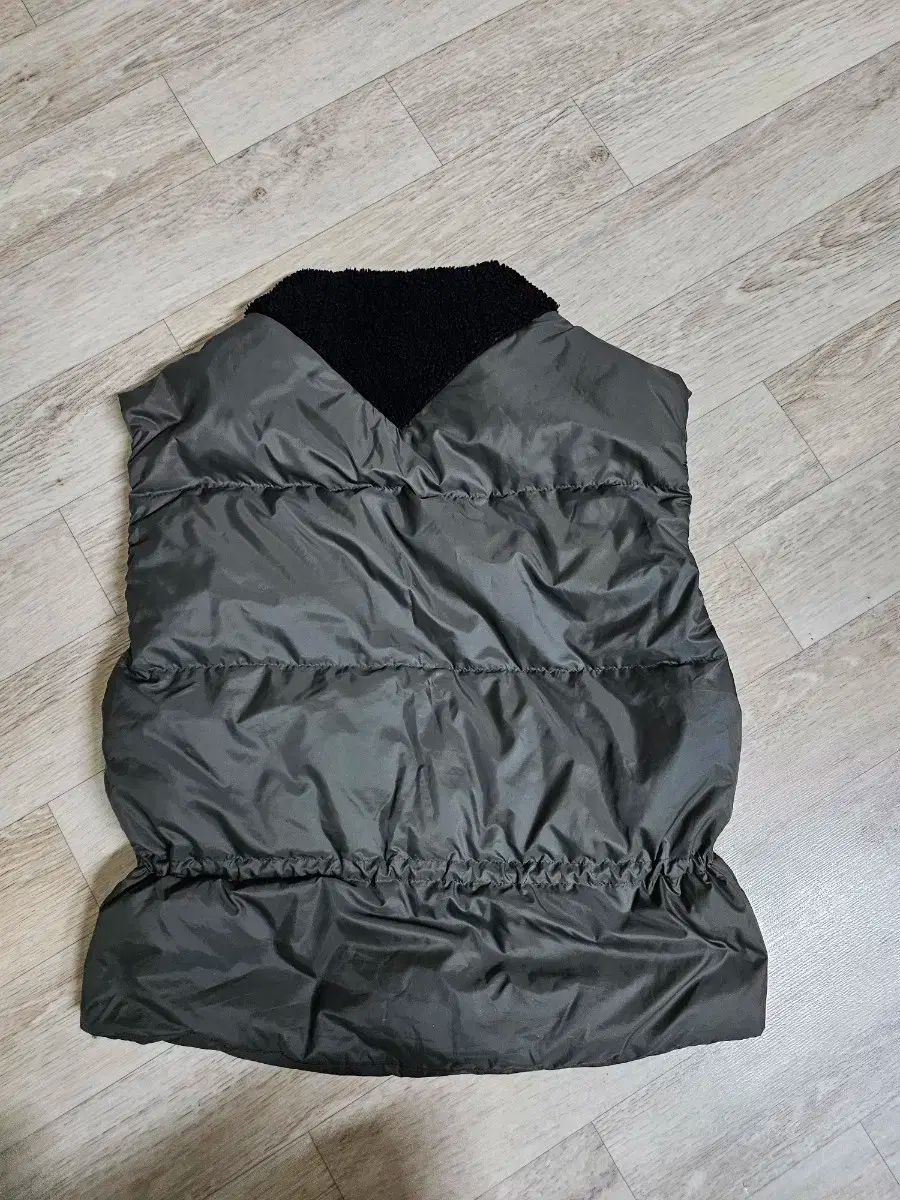 タイトリスト ダウンベスト