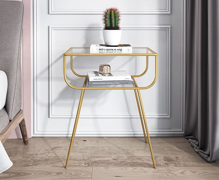 ある な金色エントランステーブル