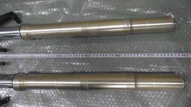 フロントサスペンション