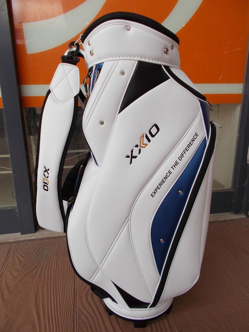 超美品☆ XXIO キャディバッグ GGC-X161 軽量 9.5型 2.4kg