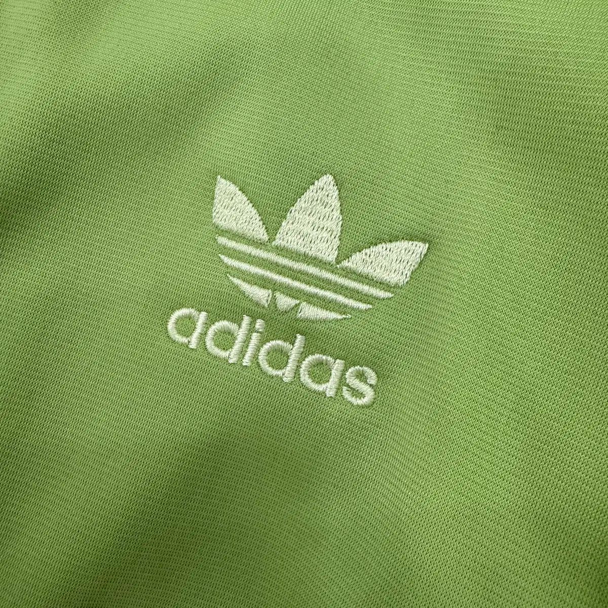 ライトグリーン