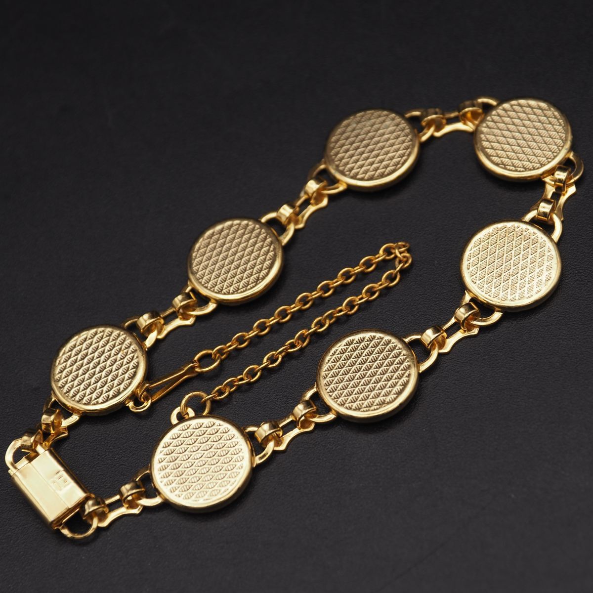 金色エンボス花模様ブレスレット B606 金工 象嵌 e!刻印 ブレスレット 鳥花柄 ゴールド デザイン