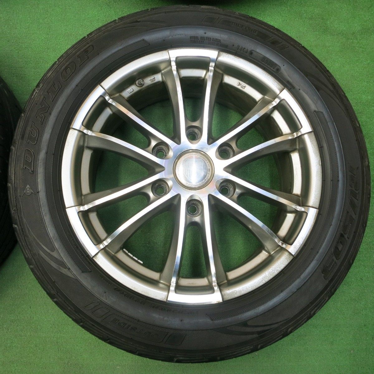 *送料無料* バリ溝！22年！美品！ほぼ10分★スタッドレス 225/65R17 ダンロップ SJ8 AVENTURA 17インチ PCD114.3/5H★4022007Hス